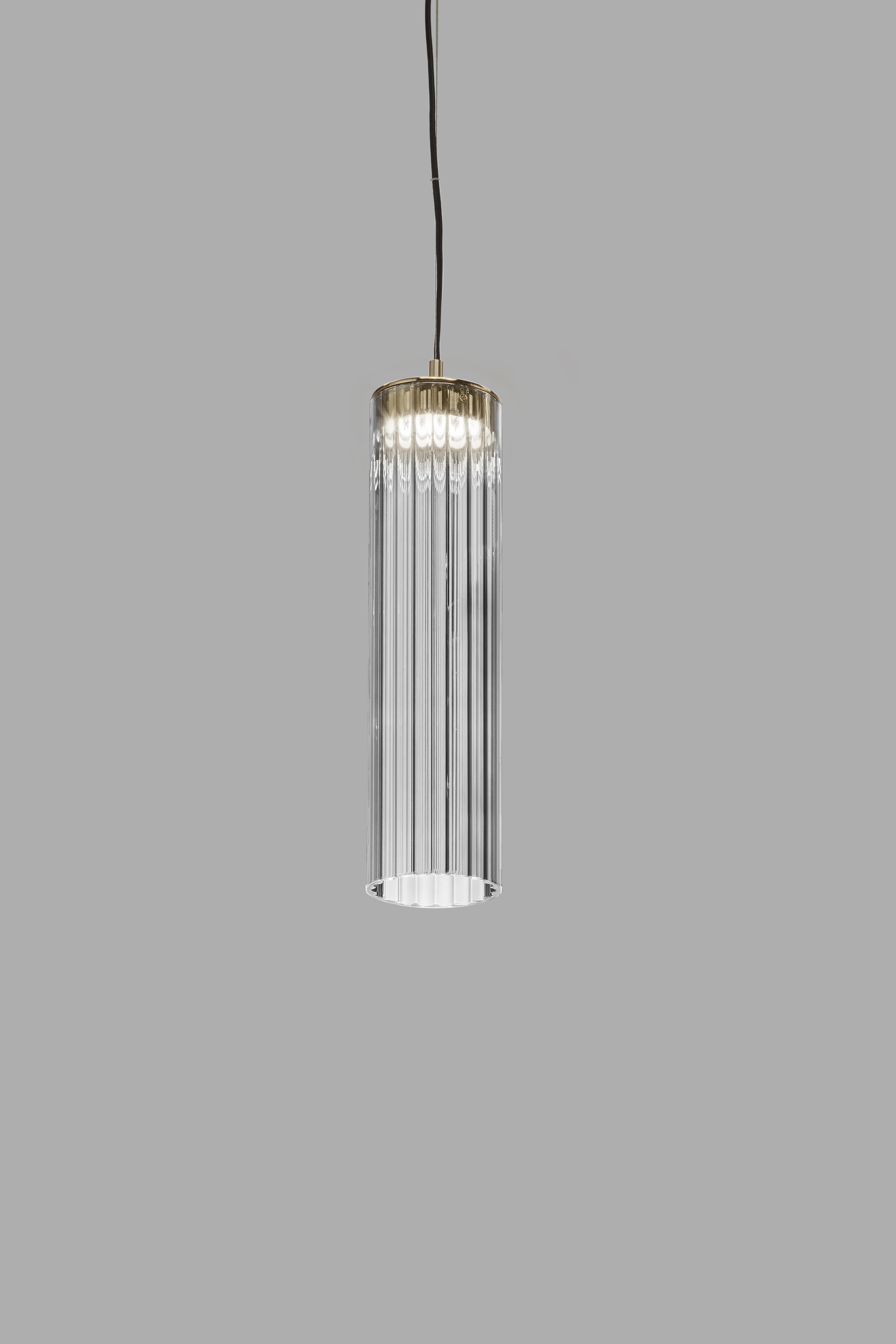 Itala S1 Piccola Lampada a Sospensione Trasparente di Euroluce Lampadari
Dimensioni: Ø 12 x H. 50 cm.
Materiali: Metallo e vetro.

Disponibile in diversi colori e tre diverse dimensioni. I prezzi possono variare. Tutte le nostre lampade possono