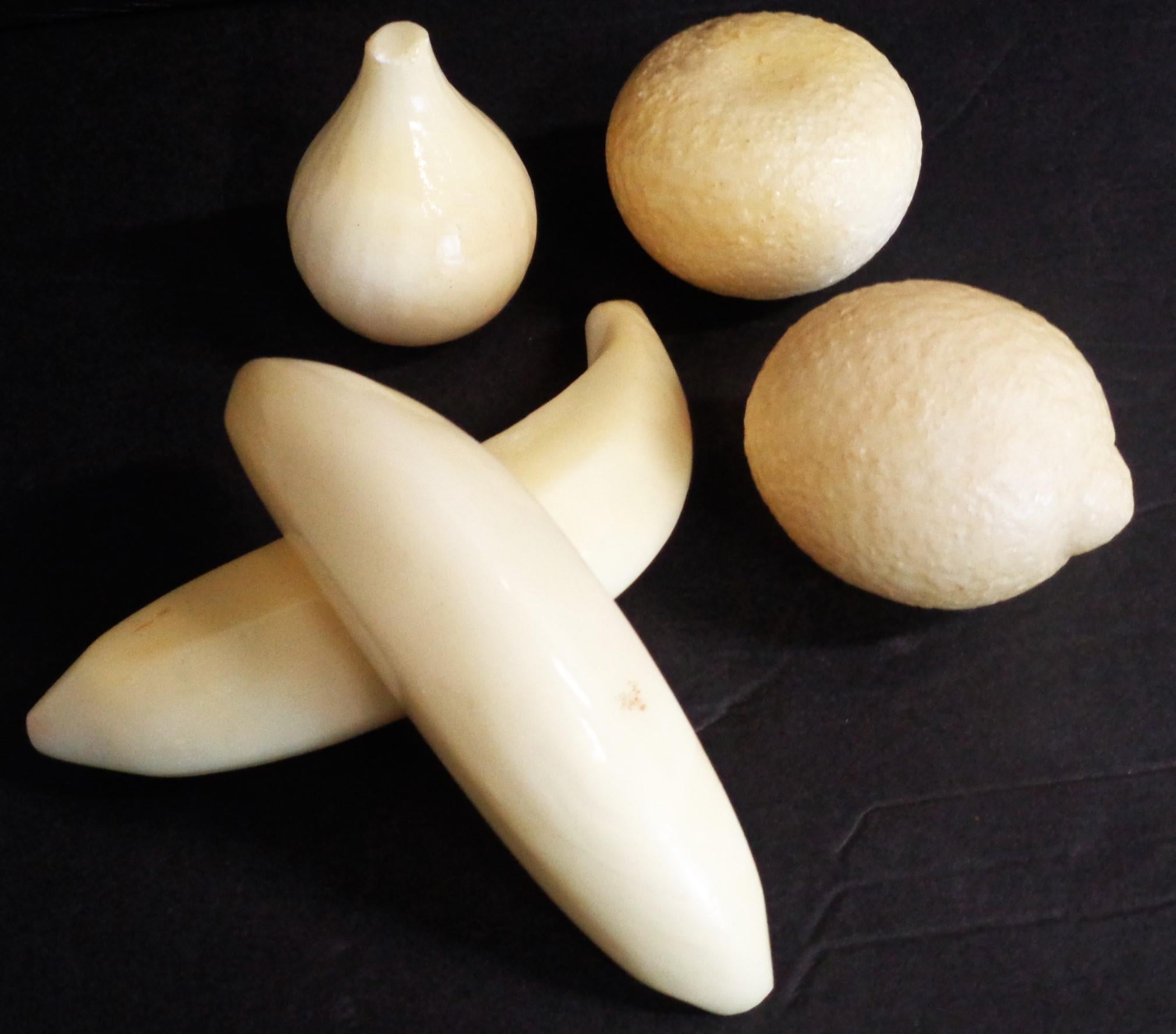 Sculpté Fruit italien en pierre d'albâtre