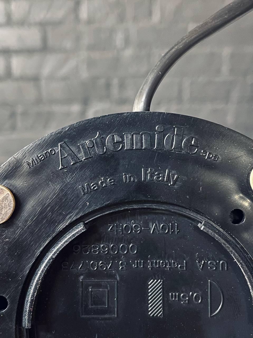 Italain “Tizio” Adjustable Counterbalanced Table Lamp by Richard Sapper For Sale 3