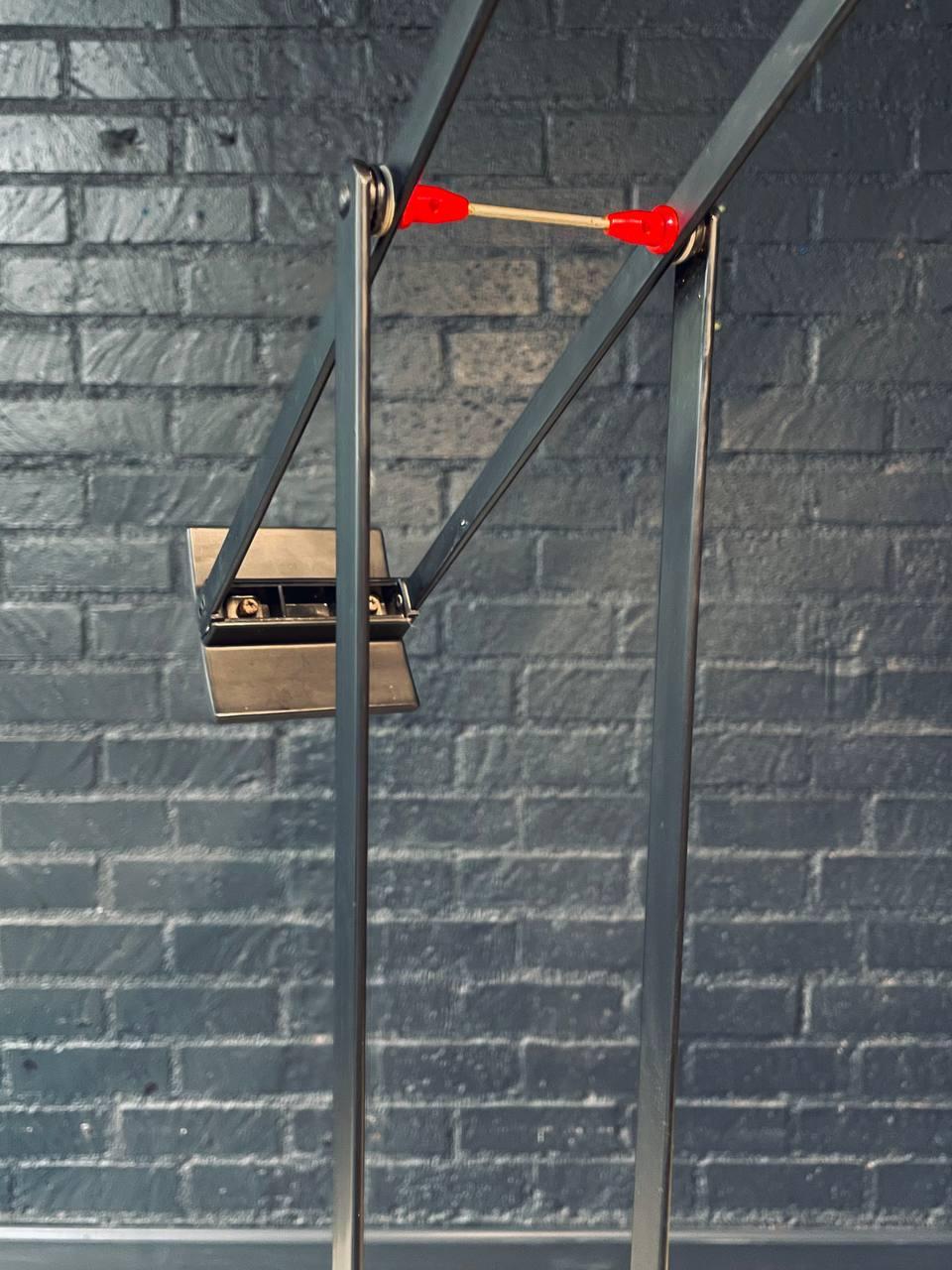 Aluminum Italain “Tizio” Adjustable Counterbalanced Table Lamp by Richard Sapper For Sale