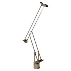 Lampada da tavolo regolabile e controbilanciata Italain "Tizio" di A. Richard Sapper