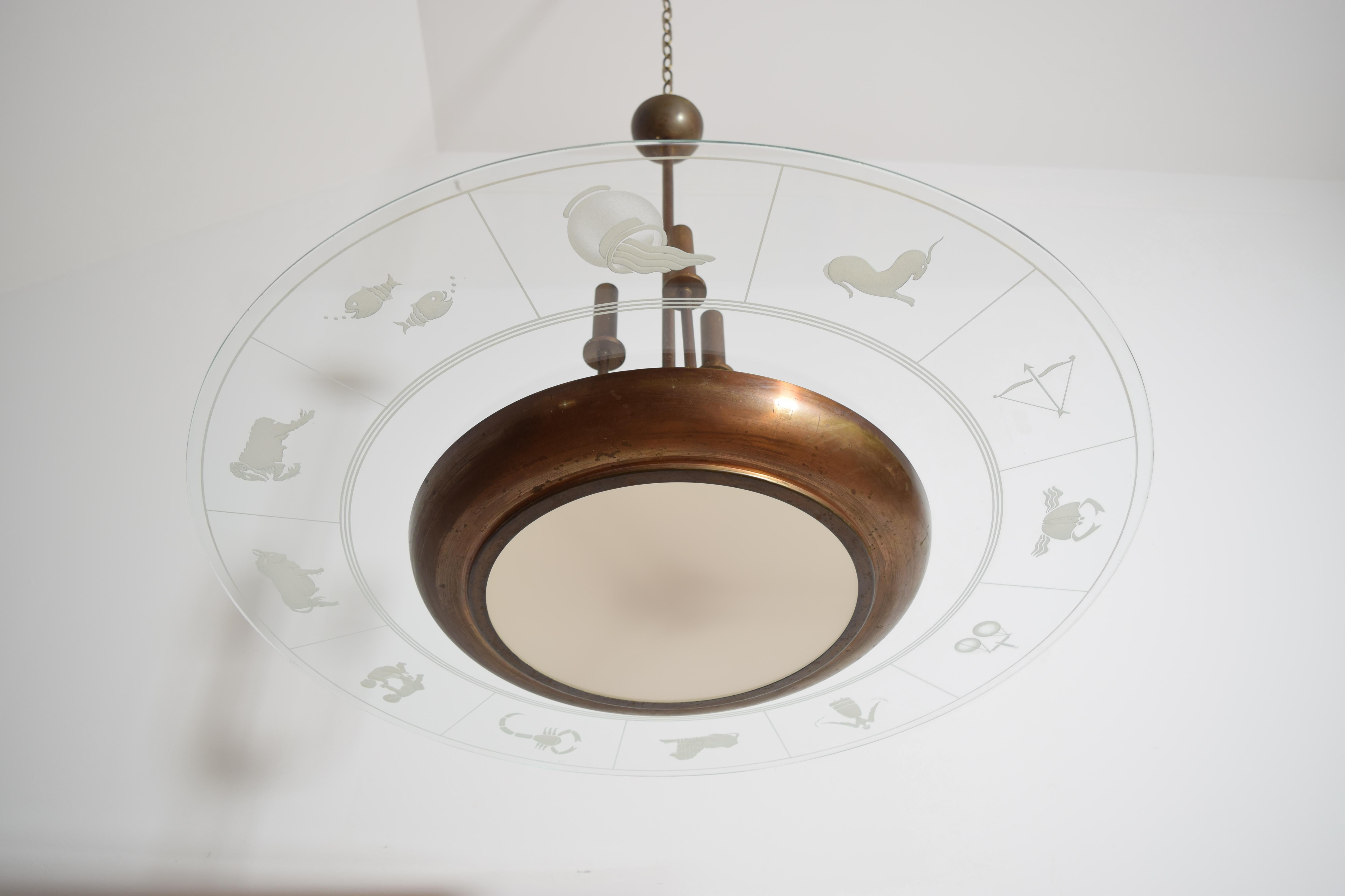Italiano Lampadario a 6 luci Zodiac Ring in ottone e vetro Art Deco, 1930 ca. in vendita