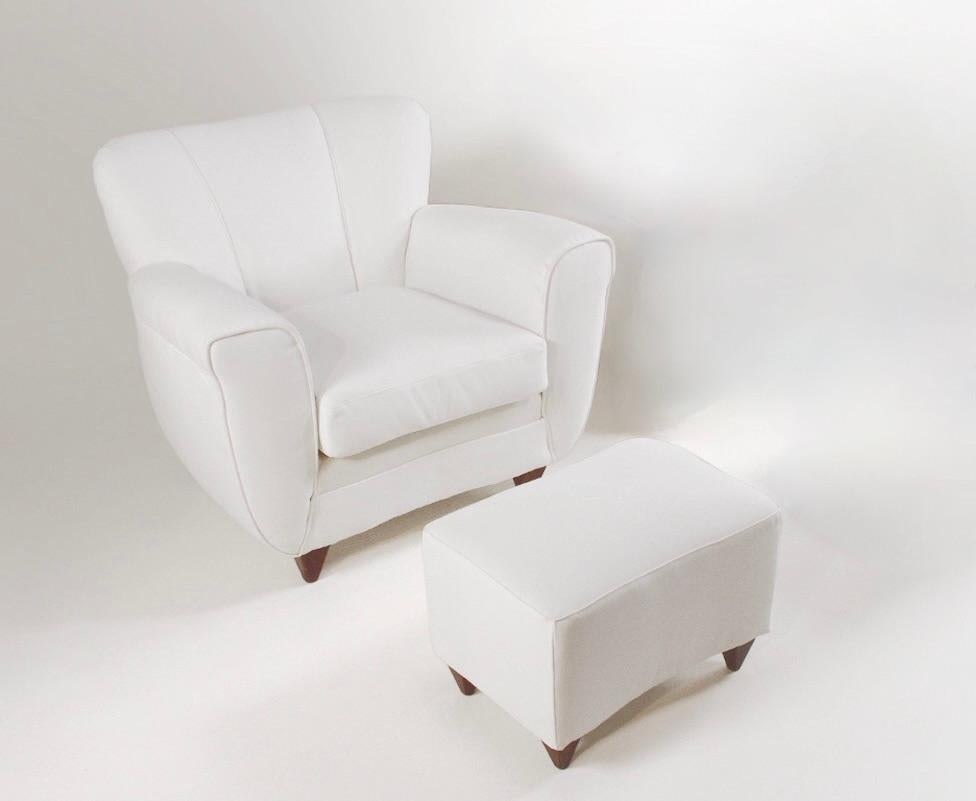 Fauteuil Lounge Italia avec pouf en tissu blanc crème - Italie, circa 1940s Bon état - En vente à Pijnacker, Zuid-Holland