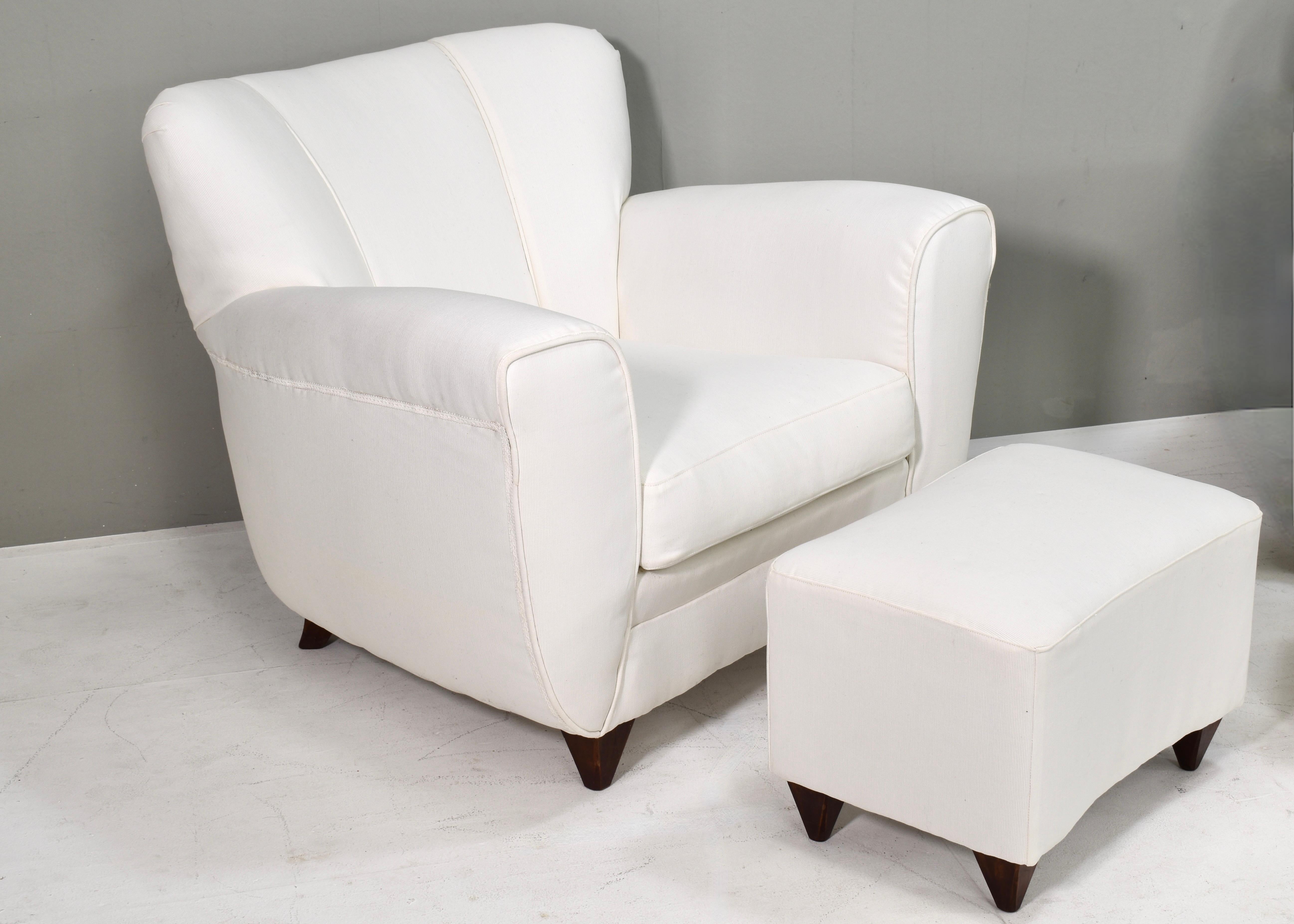 Milieu du XXe siècle Fauteuil Lounge Italia avec pouf en tissu blanc crème - Italie, circa 1940s en vente