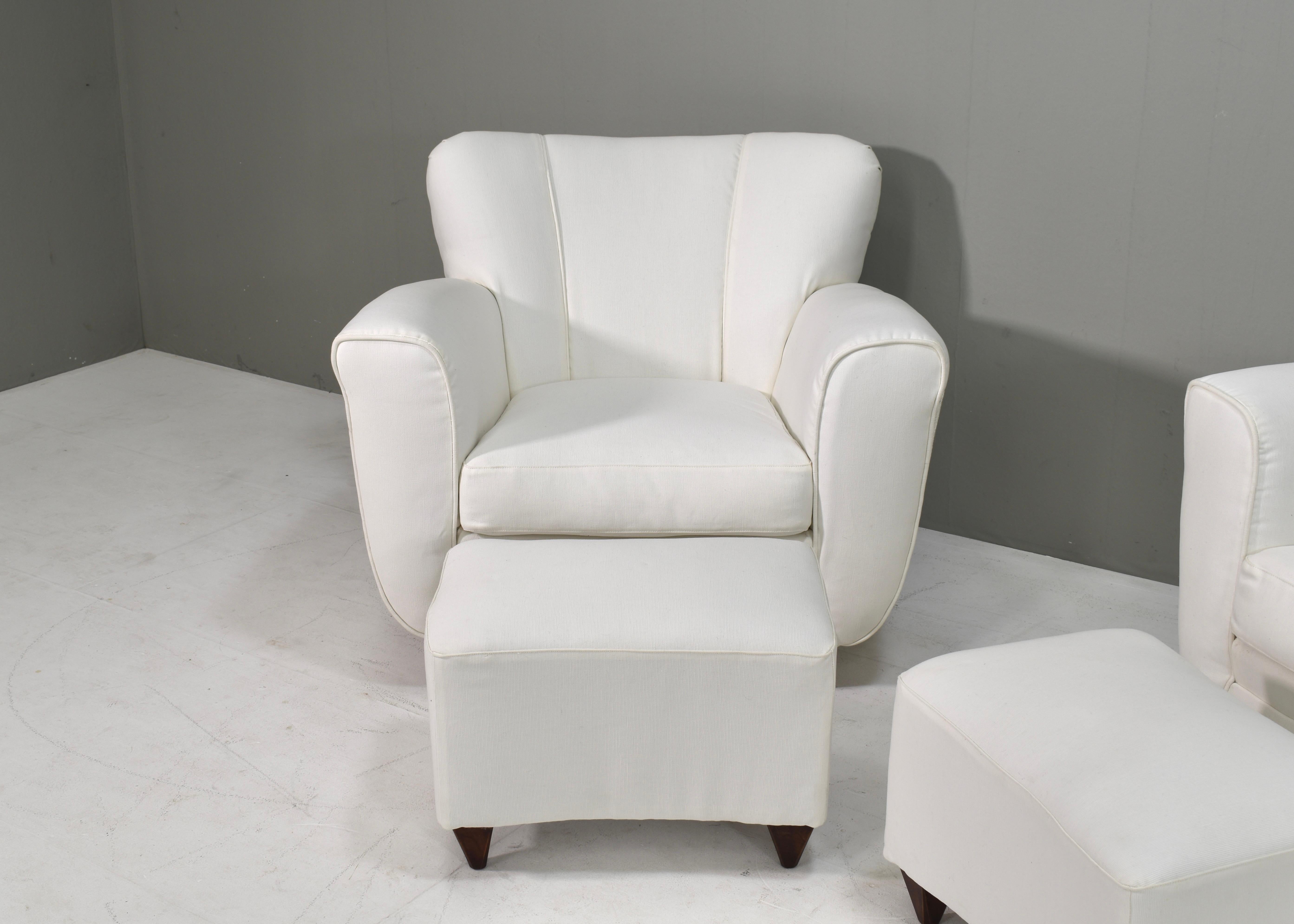 Tissu Fauteuil Lounge Italia avec pouf en tissu blanc crème - Italie, circa 1940s en vente