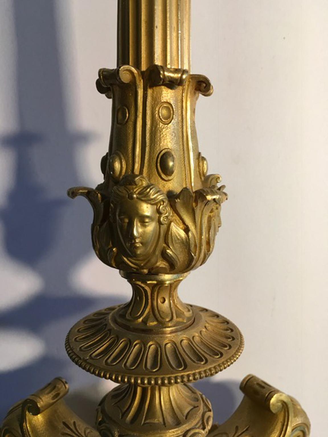 italien Italie Mid-18th Century Empire Paire de chandeliers en laiton en vente