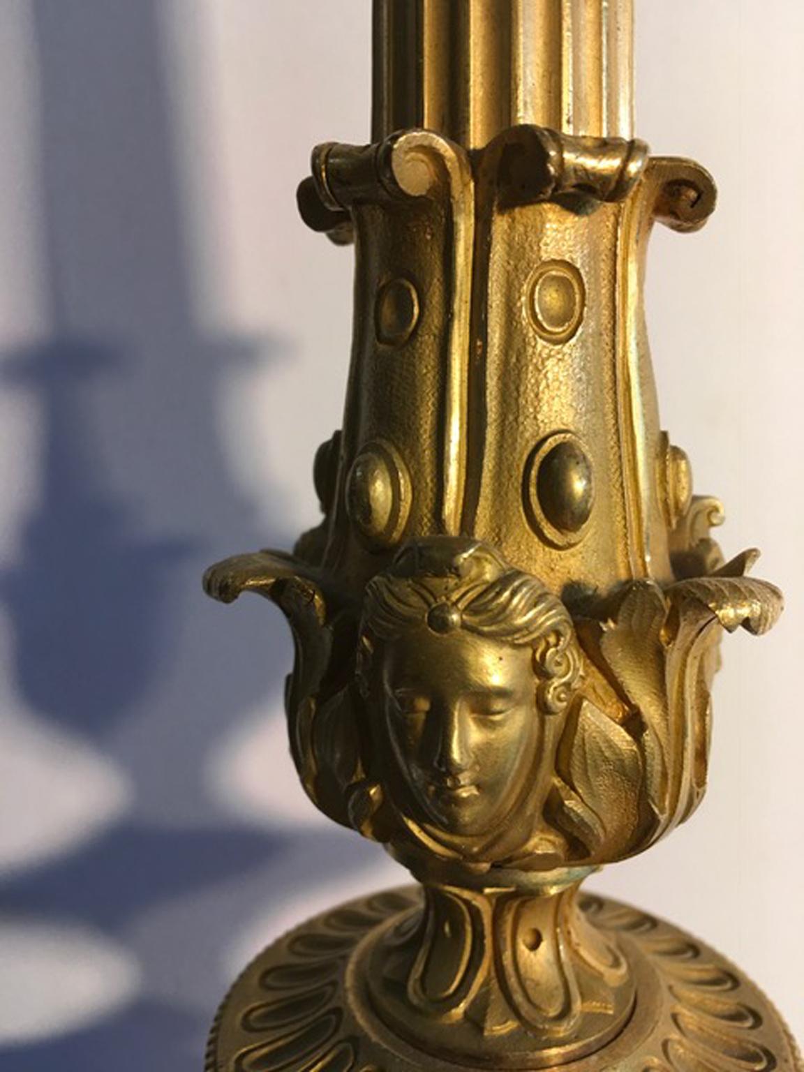 Fait main Italie Mid-18th Century Empire Paire de chandeliers en laiton en vente