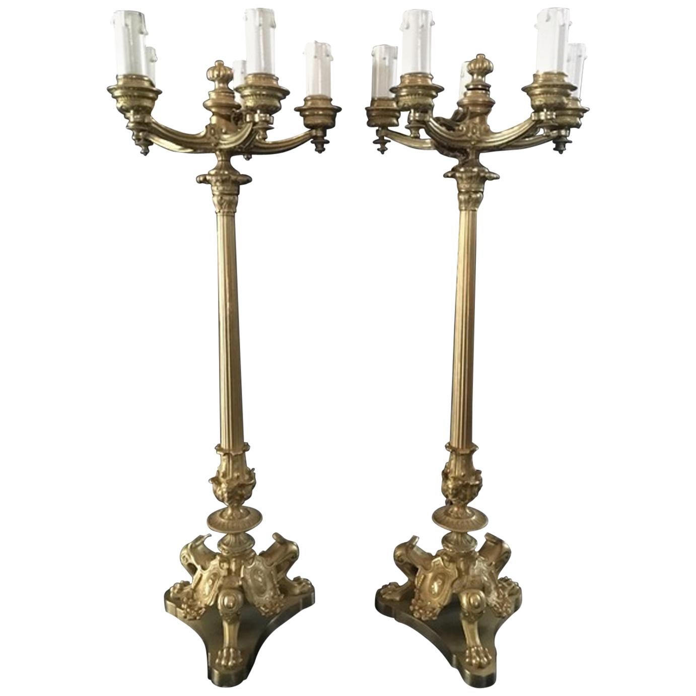 Italien Mitte des 18. Jahrhunderts Empire Paar Messing-Kerzenständer