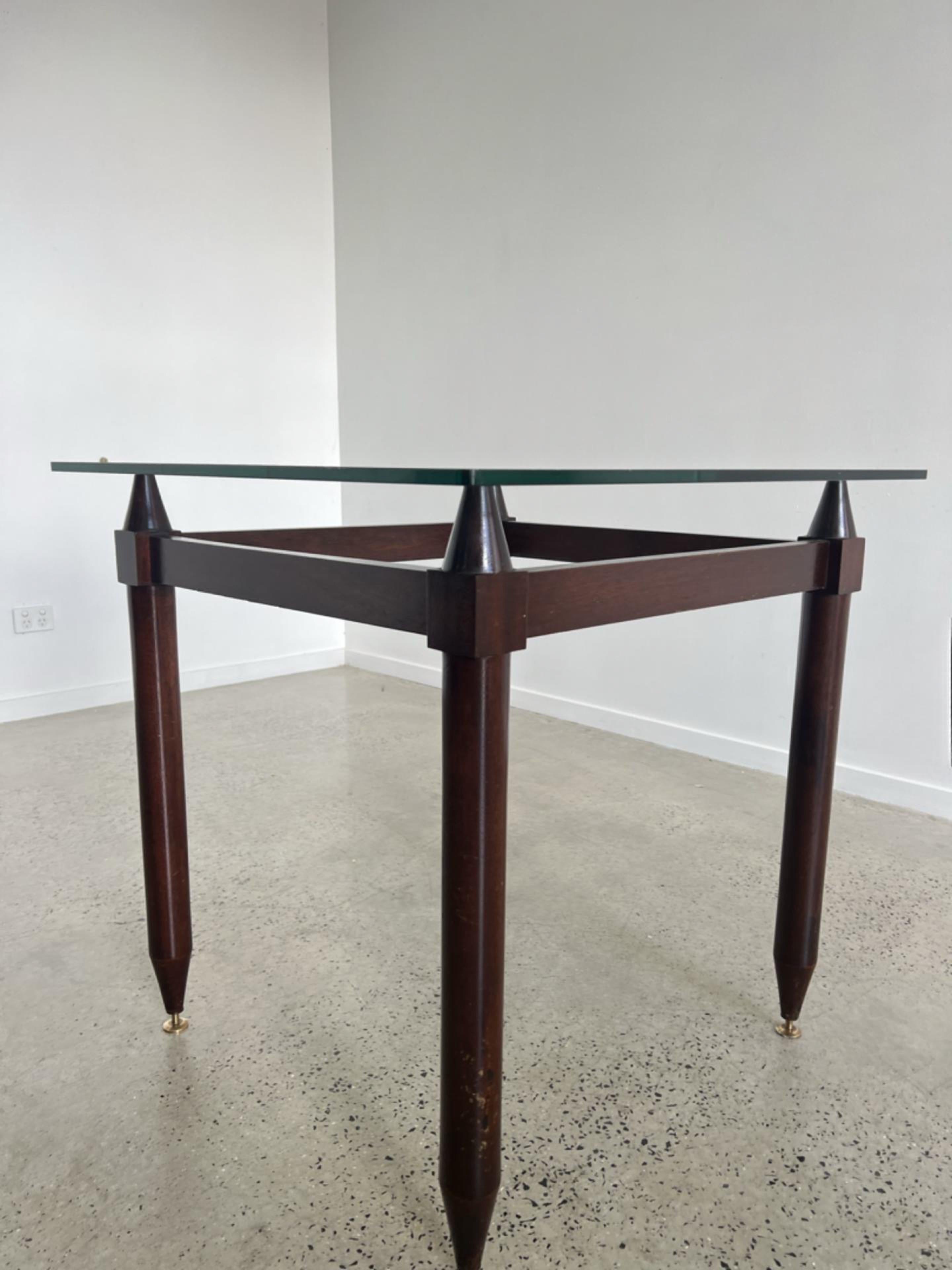 Italia Mid-Century Modern Square Glass Table For Sale 2