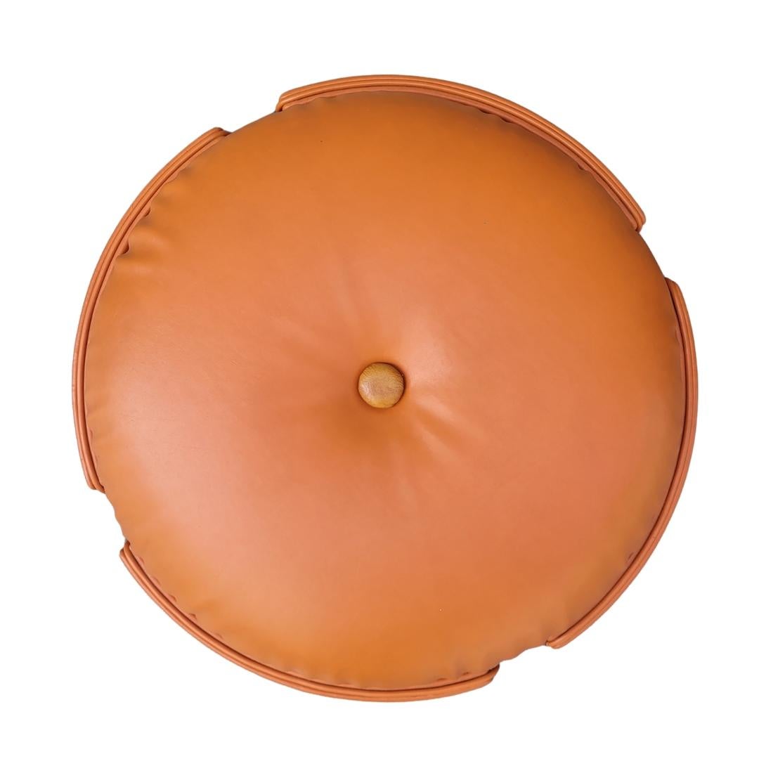 Italia Orange leather pouf Luigi Massoni for Poltrona Frau For Sale 10