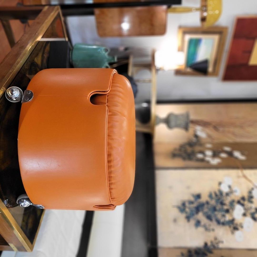 Italia Orange leather pouf Luigi Massoni for Poltrona Frau For Sale 11