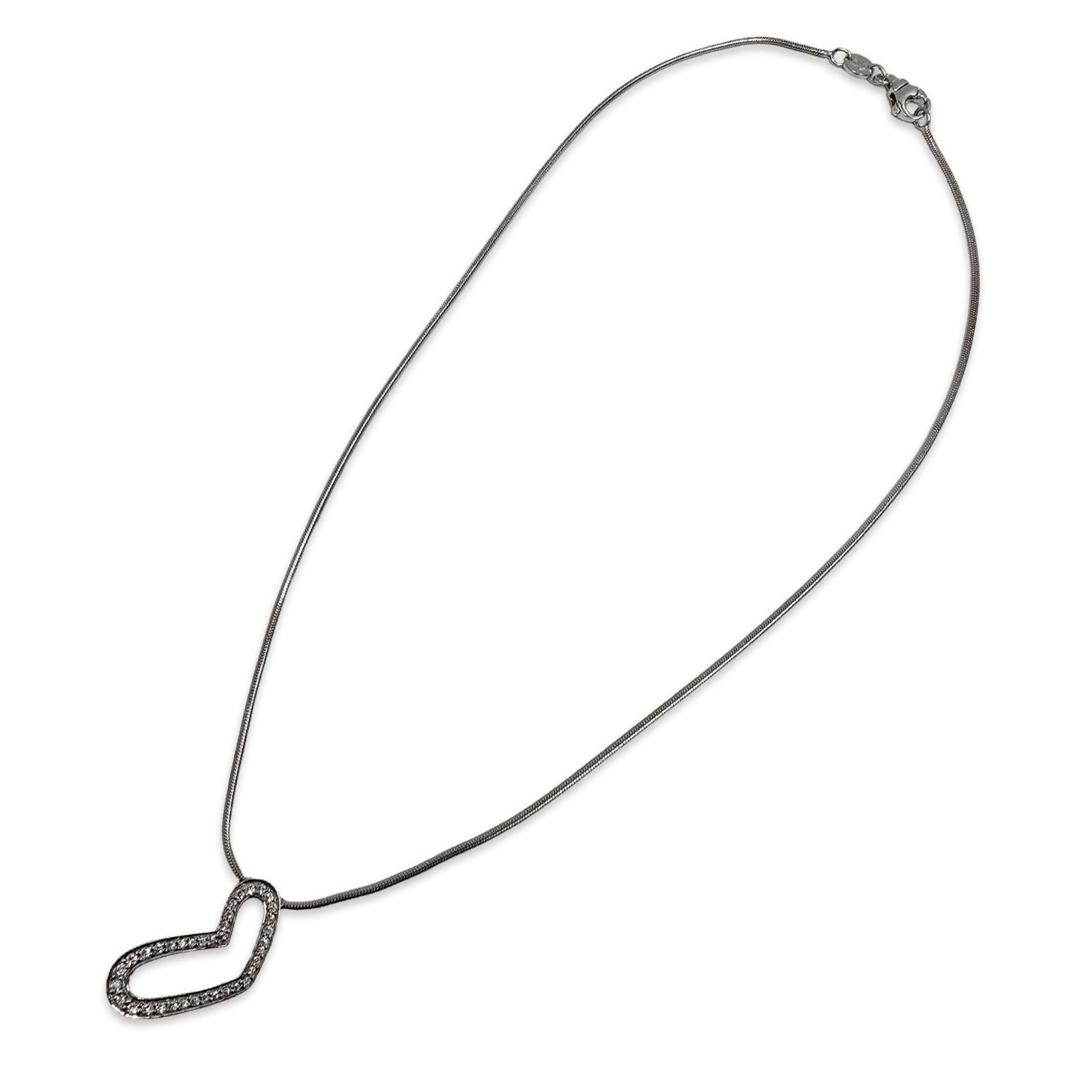 Collana con ciondolo a cuore aperto con diamante da 0,74 carati in oro bianco 18 carati In condizioni ottime in vendita a Miami, FL