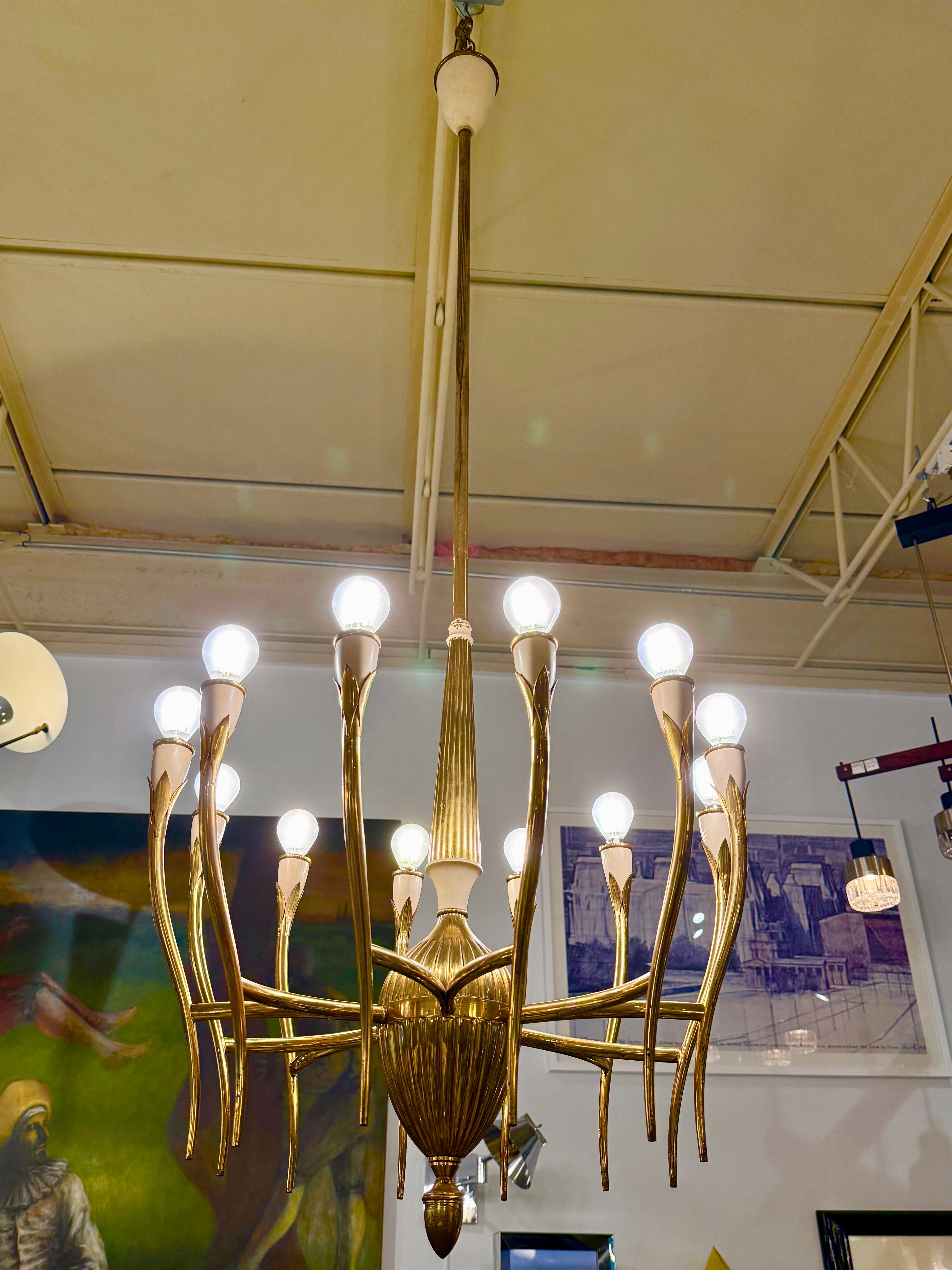 Mid-20th Century Oscar Torlasco Italian 12-Light Brass and Enameled Metal Chandelier by LUMI For Sale