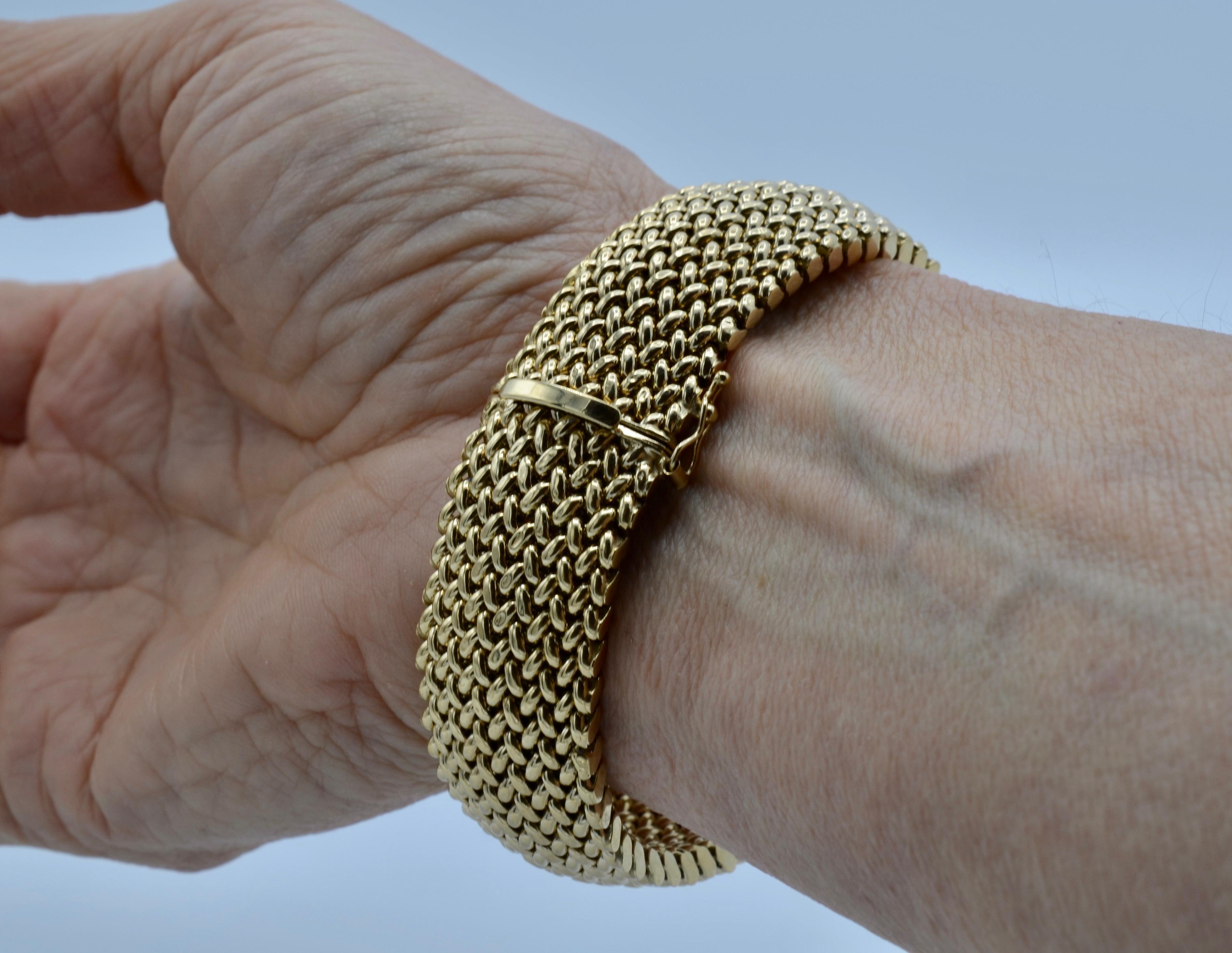 Modern Italian 14 Carat Gold Mesh Bracelet
