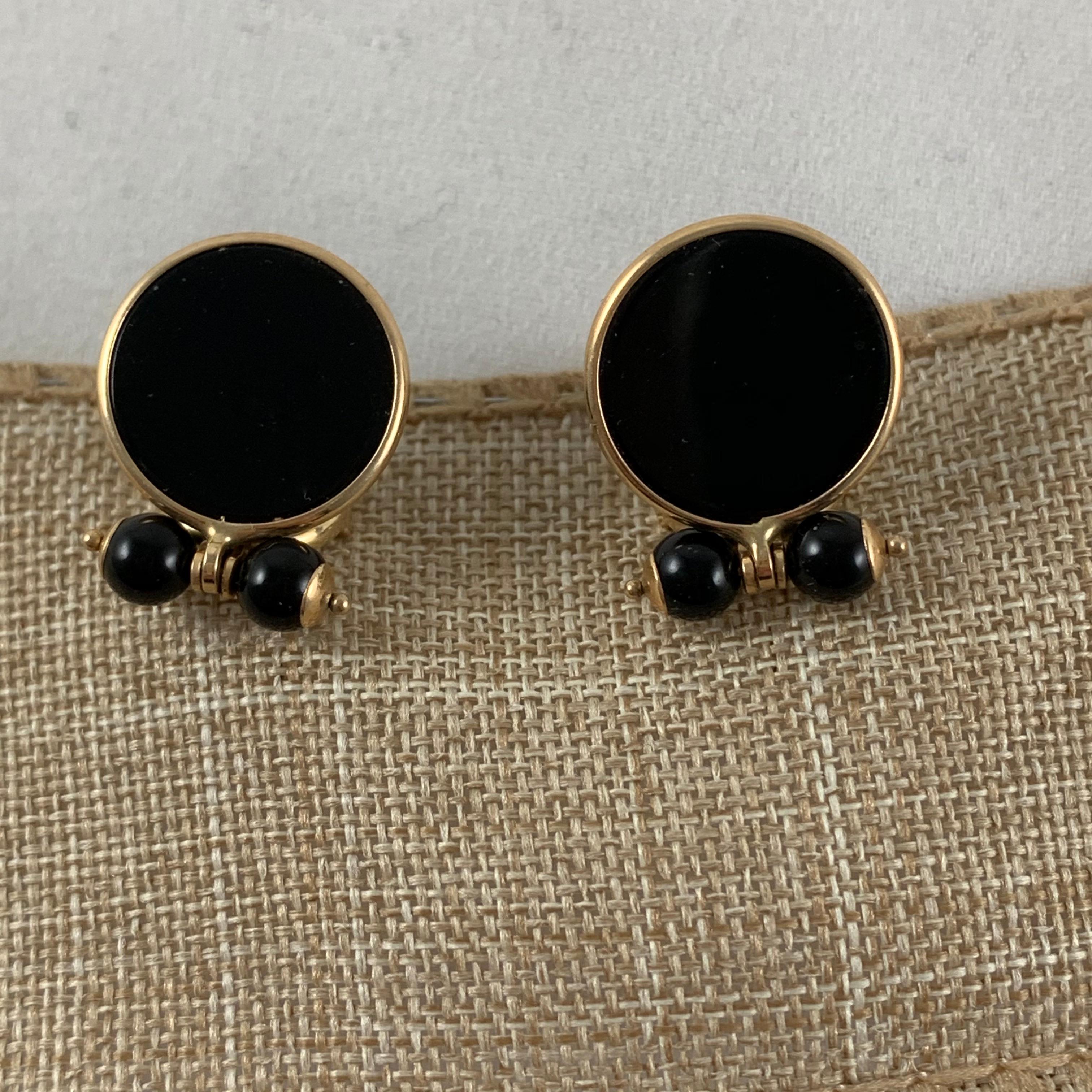 Italian 14-Karat Gold and Black Onyx Roman Armorial Intaglio Earrings For Sale 8