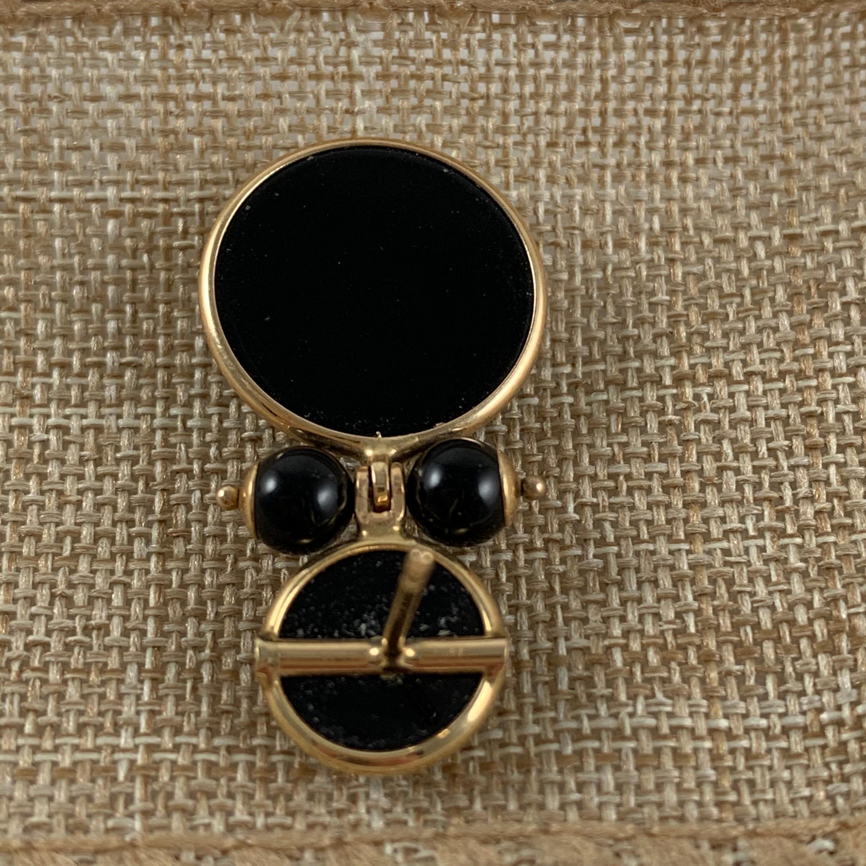 Italian 14-Karat Gold and Black Onyx Roman Armorial Intaglio Earrings For Sale 4