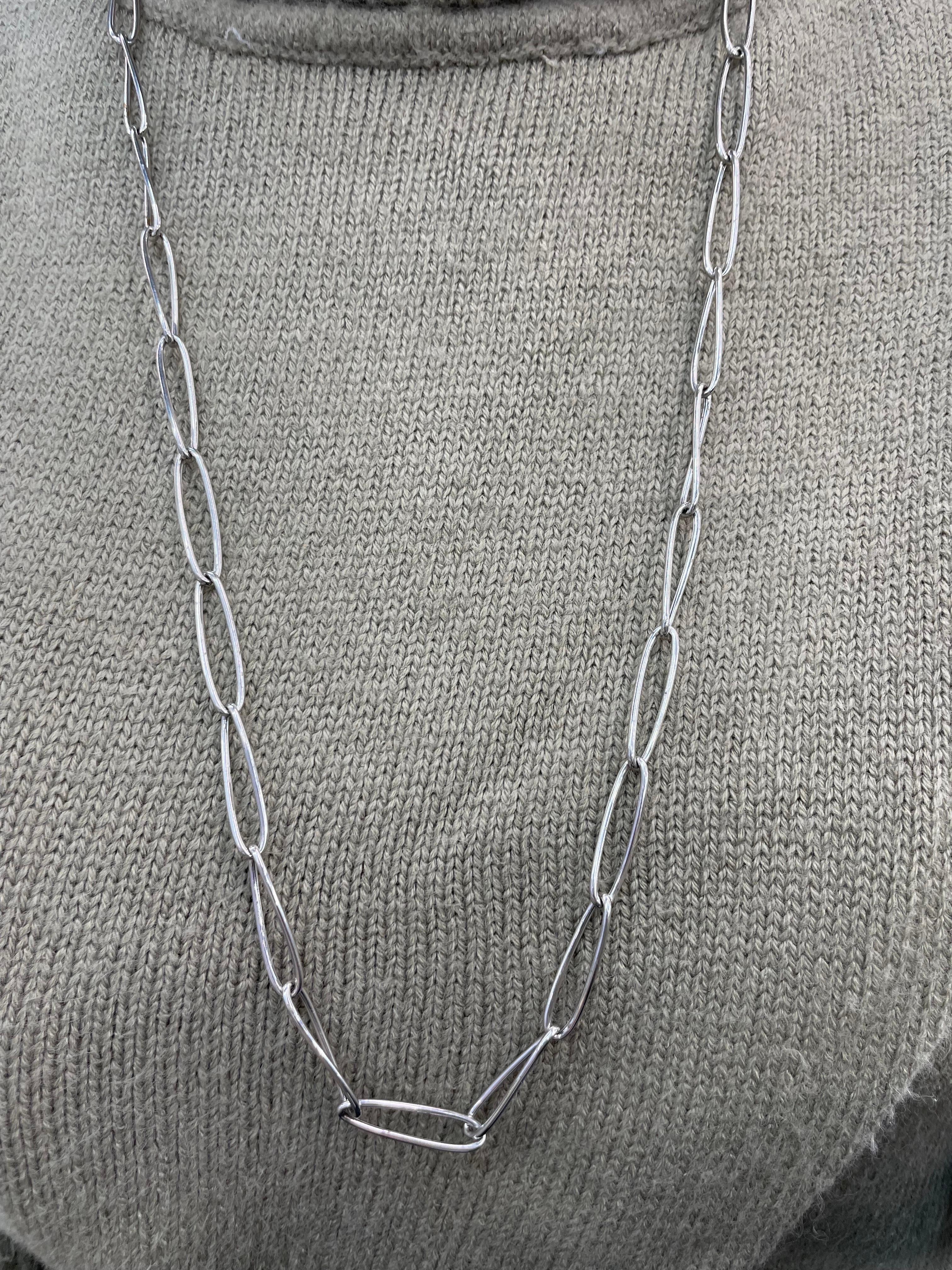 Italian 14 Karat White Gold Oval Link Necklace 17.7 Grams In Excellent Condition For Sale In New York, NY
