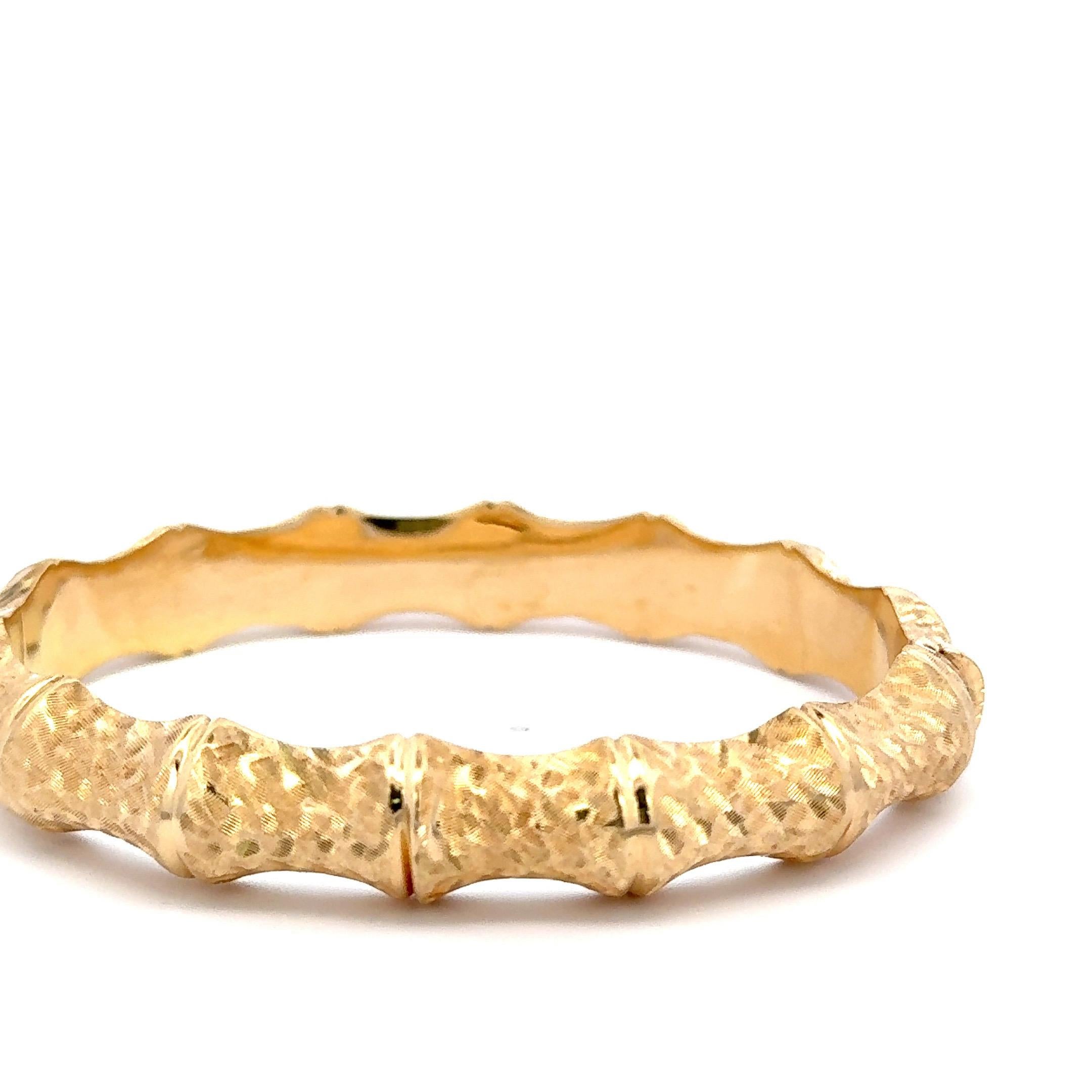 Italian 14 Karat Yellow Gold Bamboo Bangle 17.1 Grams 7 Inches  In Excellent Condition For Sale In New York, NY