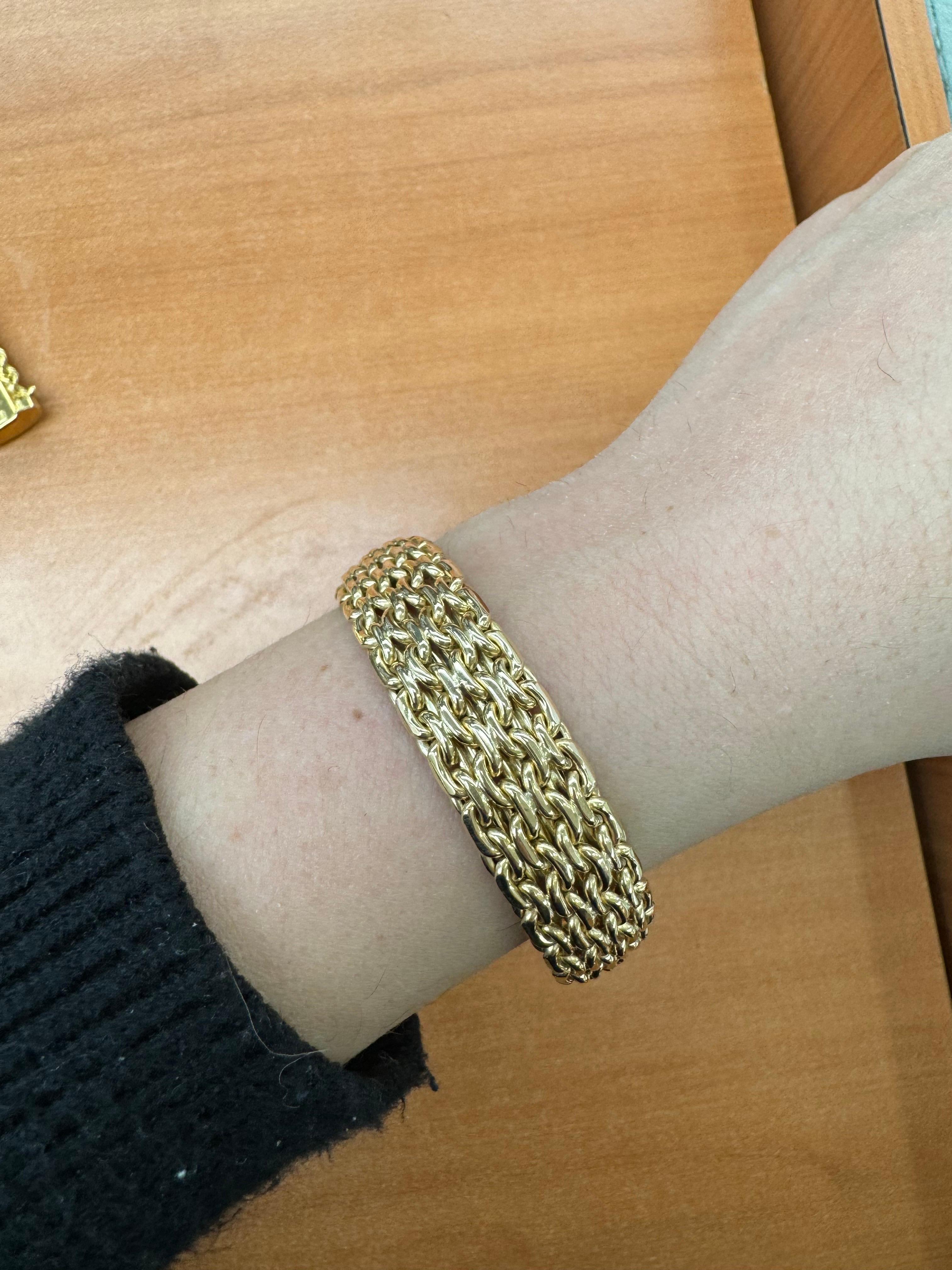 Italian 14 Karat Yellow Gold Woven Link Bracelet 15.9 Grams 7.25 Inches In Excellent Condition For Sale In New York, NY