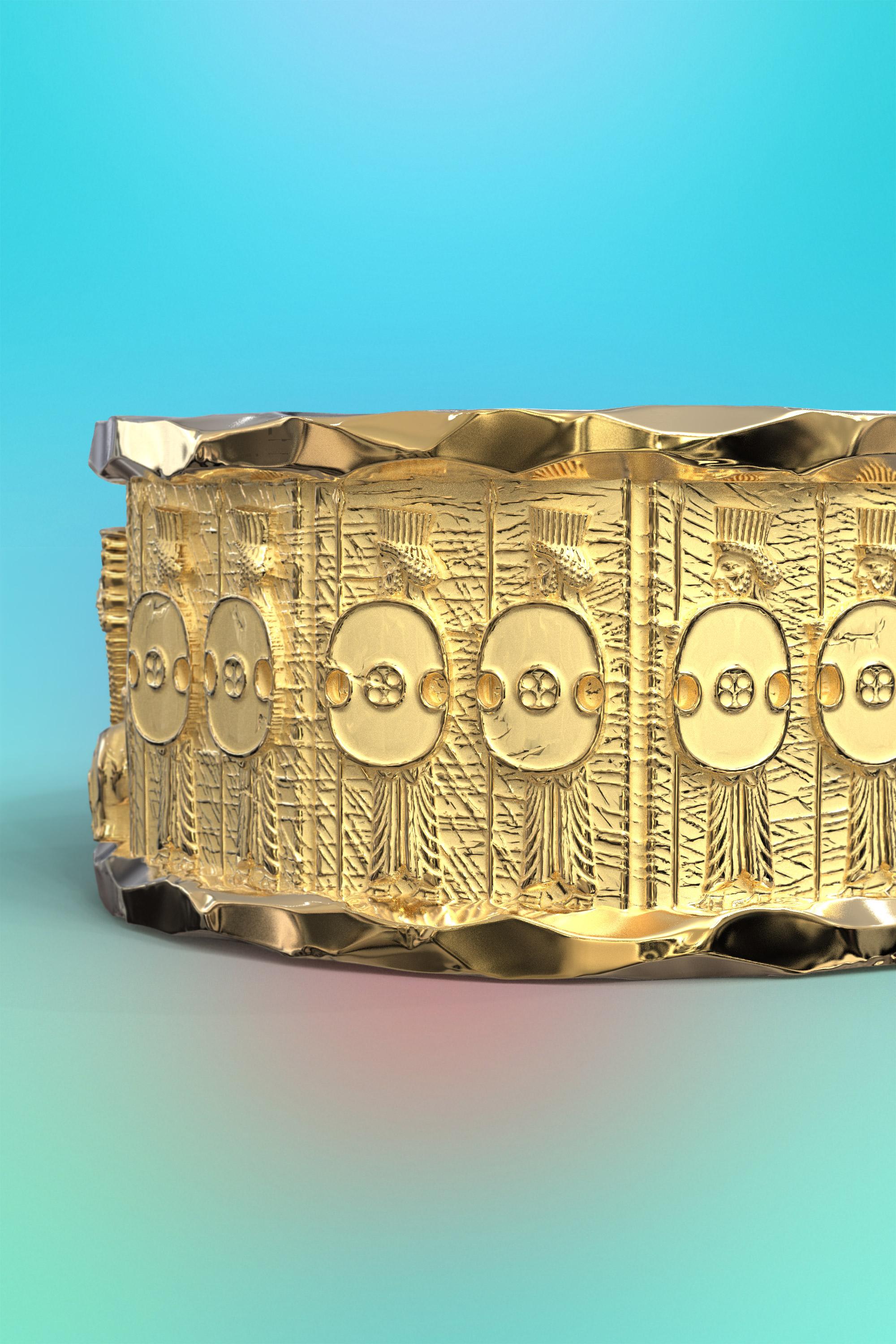 En vente :  Bague italienne en or 14 carats avec bas-reliefs en forme de temple de Perse, style persan  3