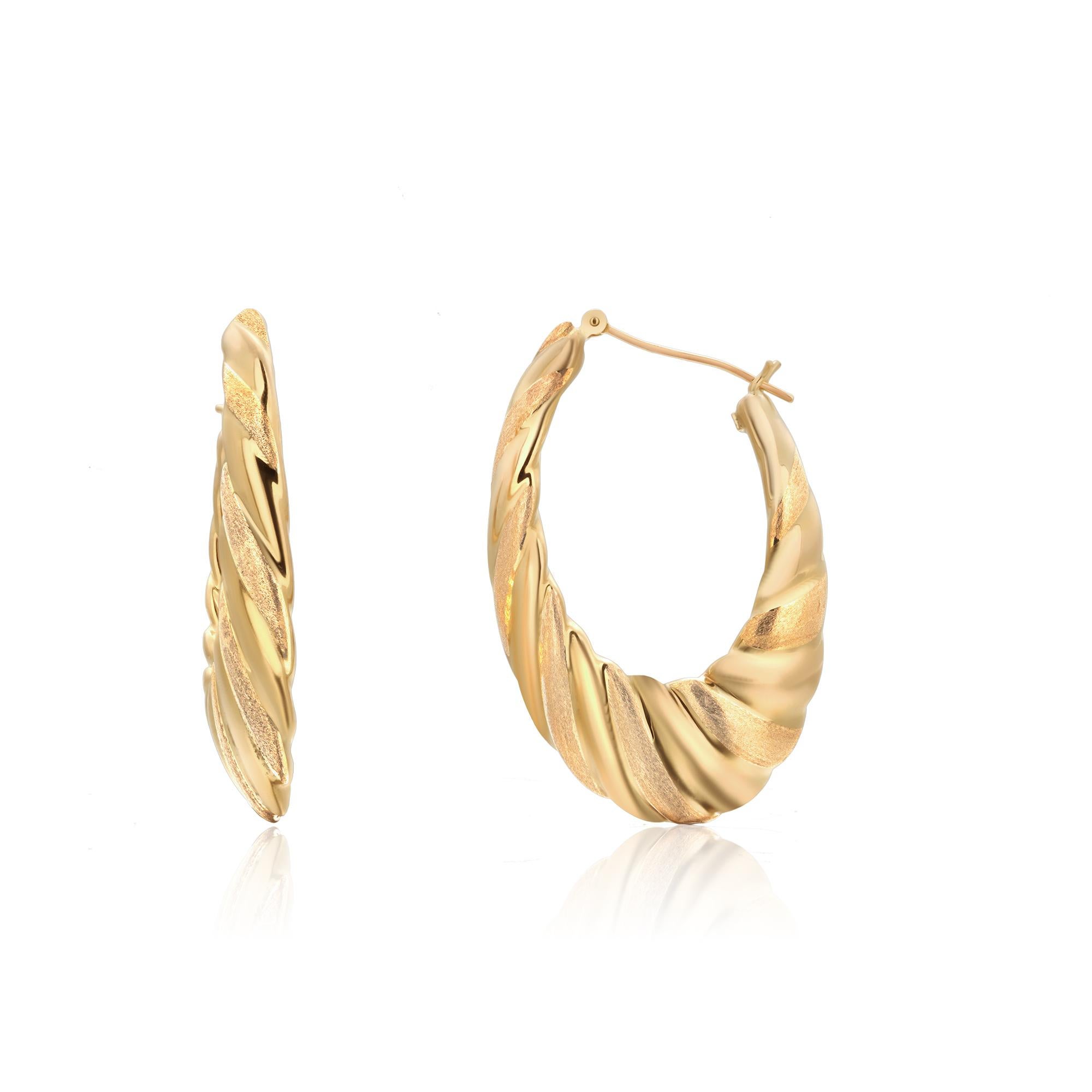 Moderne Boucles d'oreilles italiennes en or 14K festonnées attribuées à Bob Newhart d'une longueur de 1,5 pouce en vente
