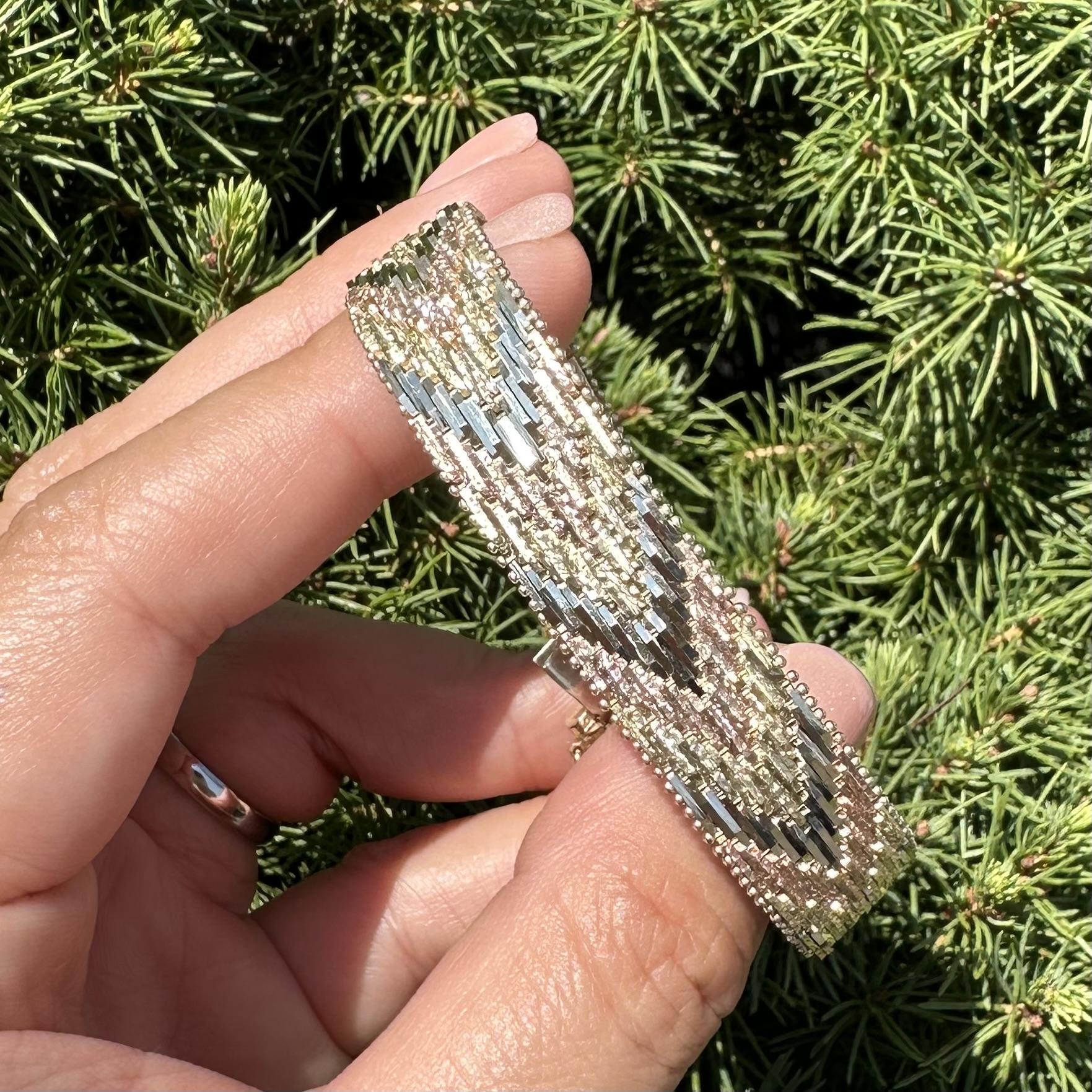 Italian 14k Tri-Color Gold Textured Faceted V Chevron Link Flat Strap Bracelet For Sale 6