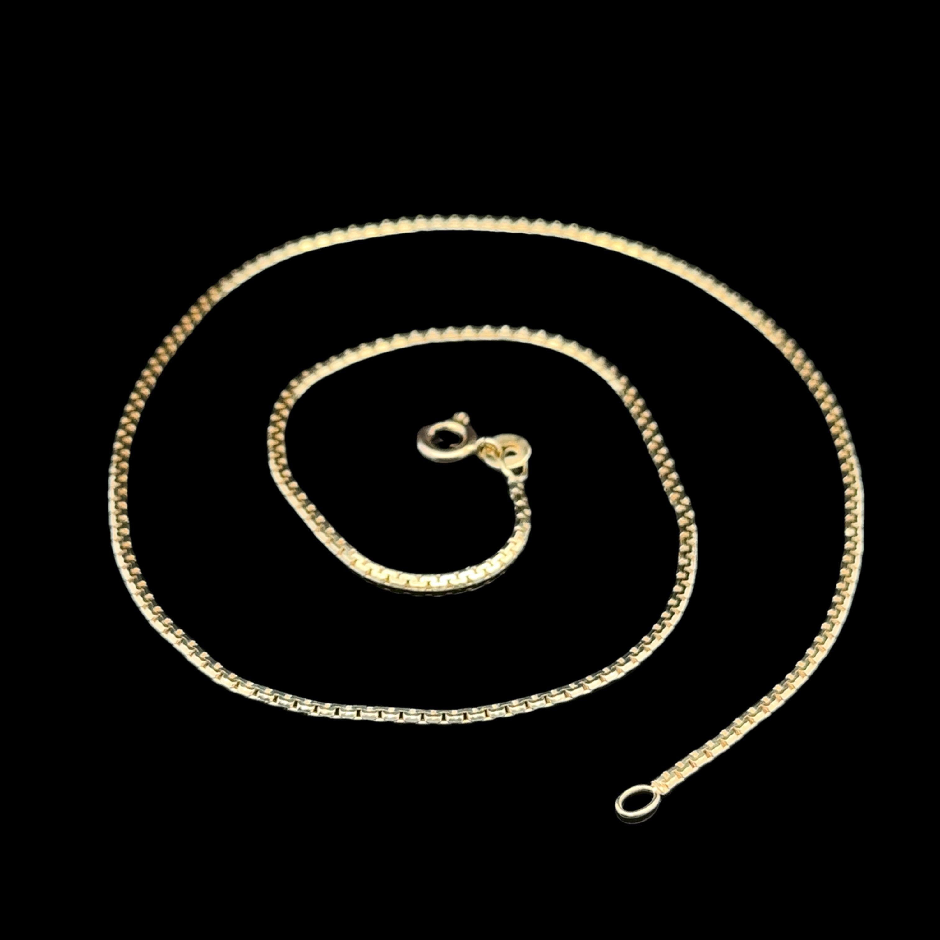 Chaîne collier italienne en or jaune 14 carats à maillons plats superposés de 15,5 pouces en vente 1