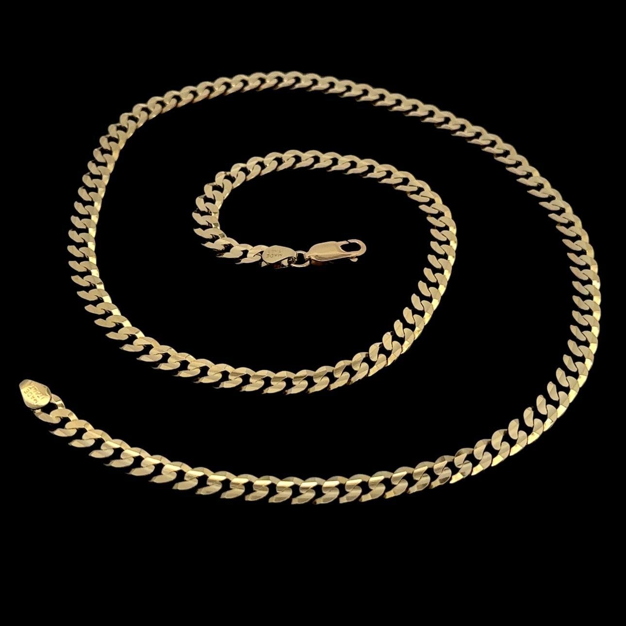 MATERIAL: Massives 14k Gelbgold 
Gewicht: 31,33 Gramm
Kettentyp: Kubanisches Curb Link
Kettenlänge: 22 Zoll
Breite der Kette: 6 mm (ca.)
Verschluss: Hummerklaue
Dicke: 1.5mm
Dicke und Breite der Endschlaufe: 3,4 mm und 5,2 mm (ca.)
Zustand: Wie