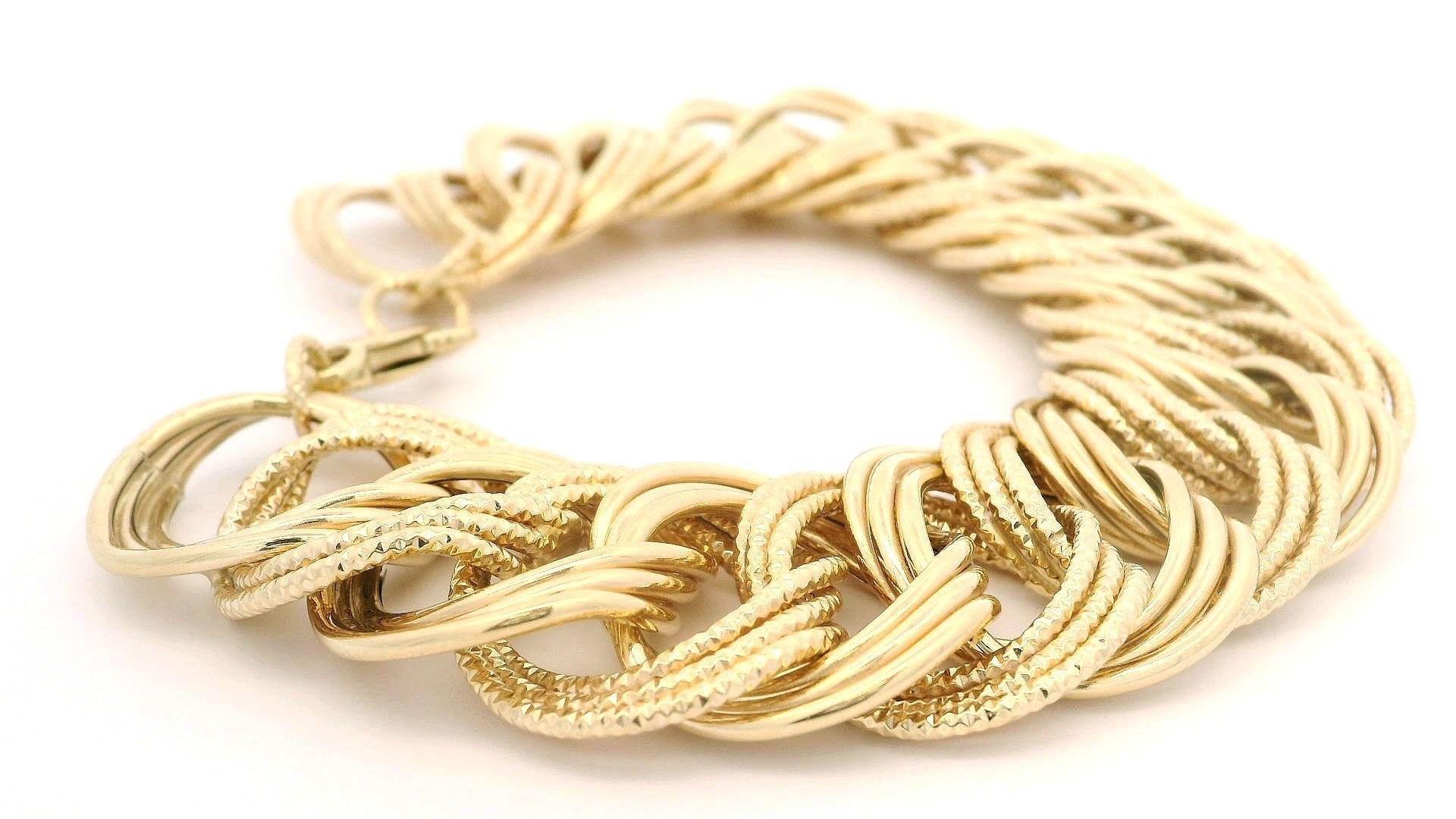 Bracelet italien à maillons larges en or jaune 14 carats, poli et texturé en vente 3