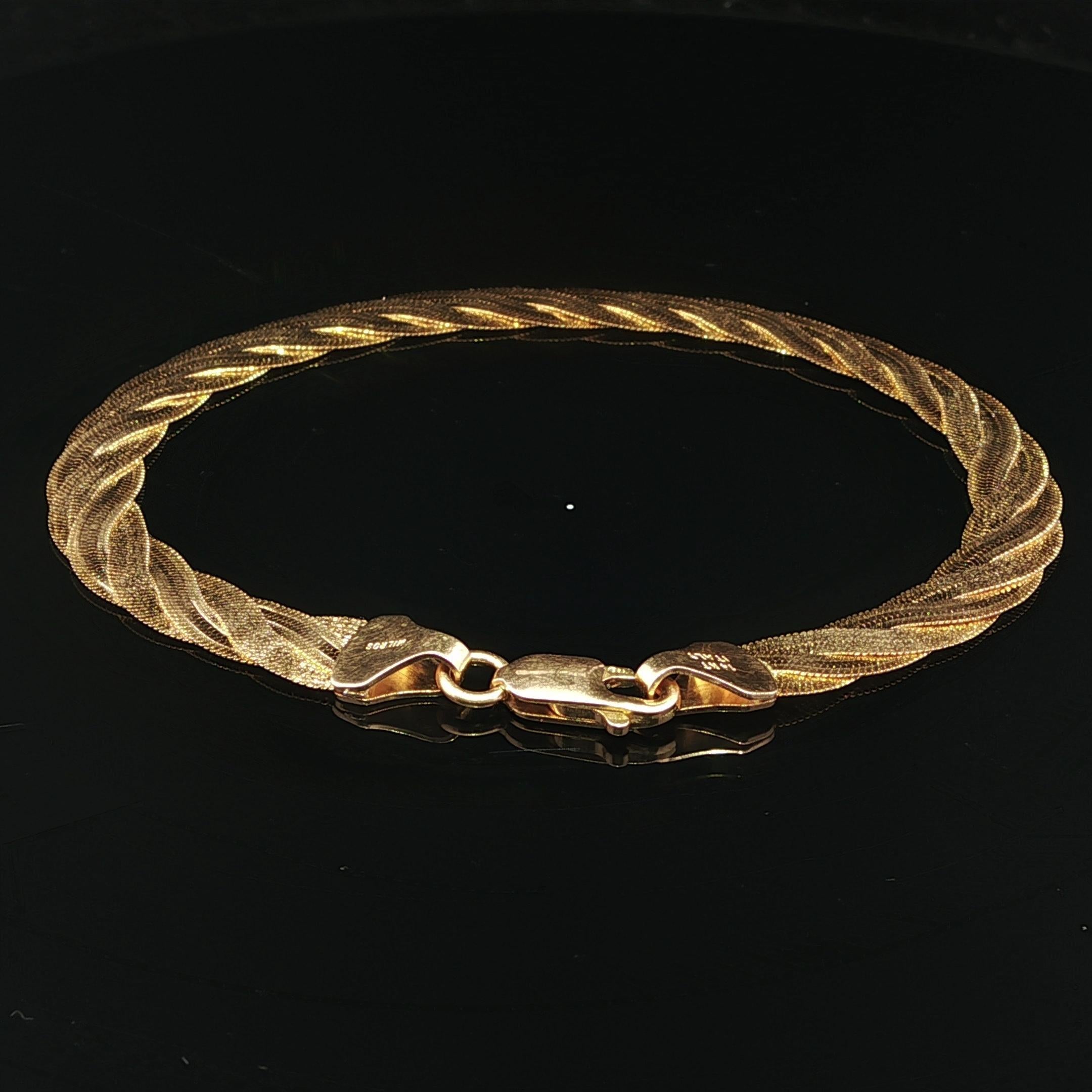 Pulsera italiana de oro amarillo de 14k con textura trenzada y eslabones planos en espiga en Excelente estado para la venta en Montclair, NJ