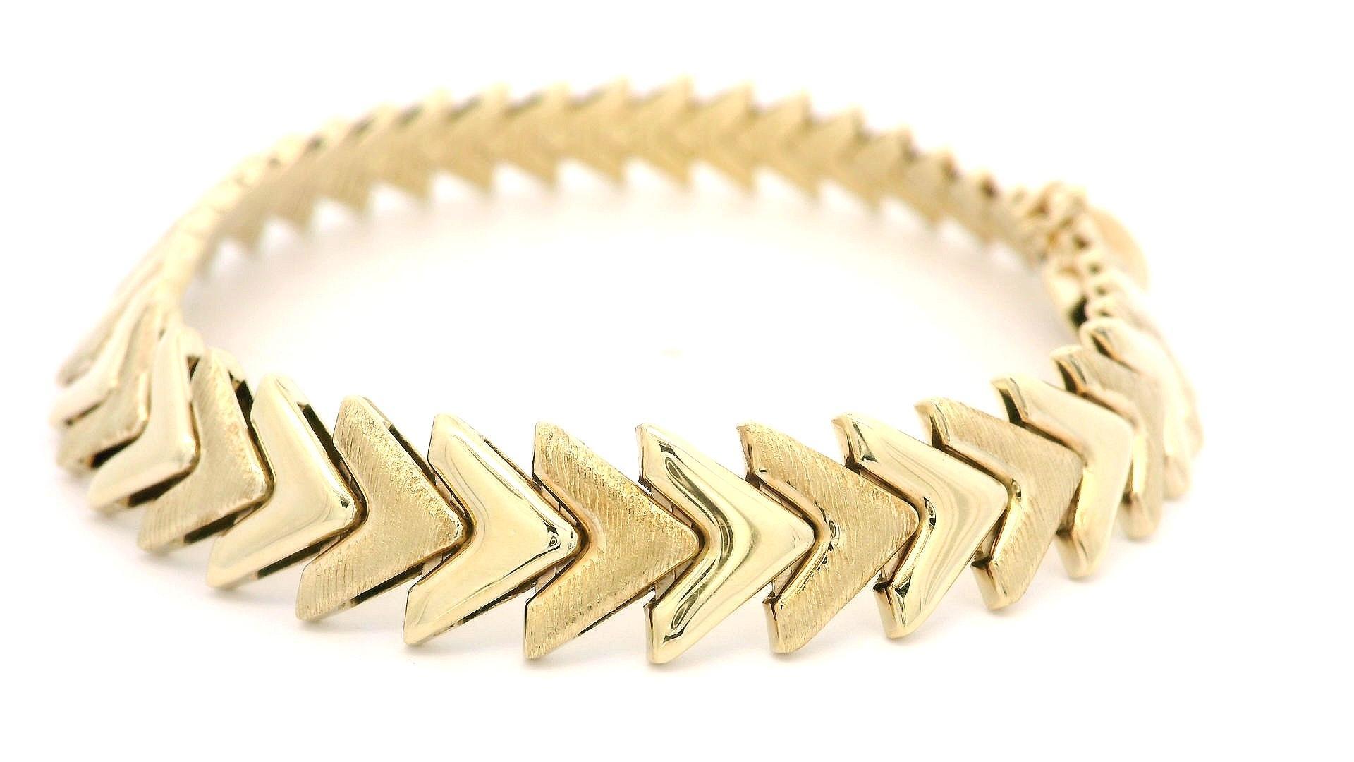 Bracelet italien en or jaune 14k Dual Finish Polished & Brushed Chevron V Link Bracelet en vente 1