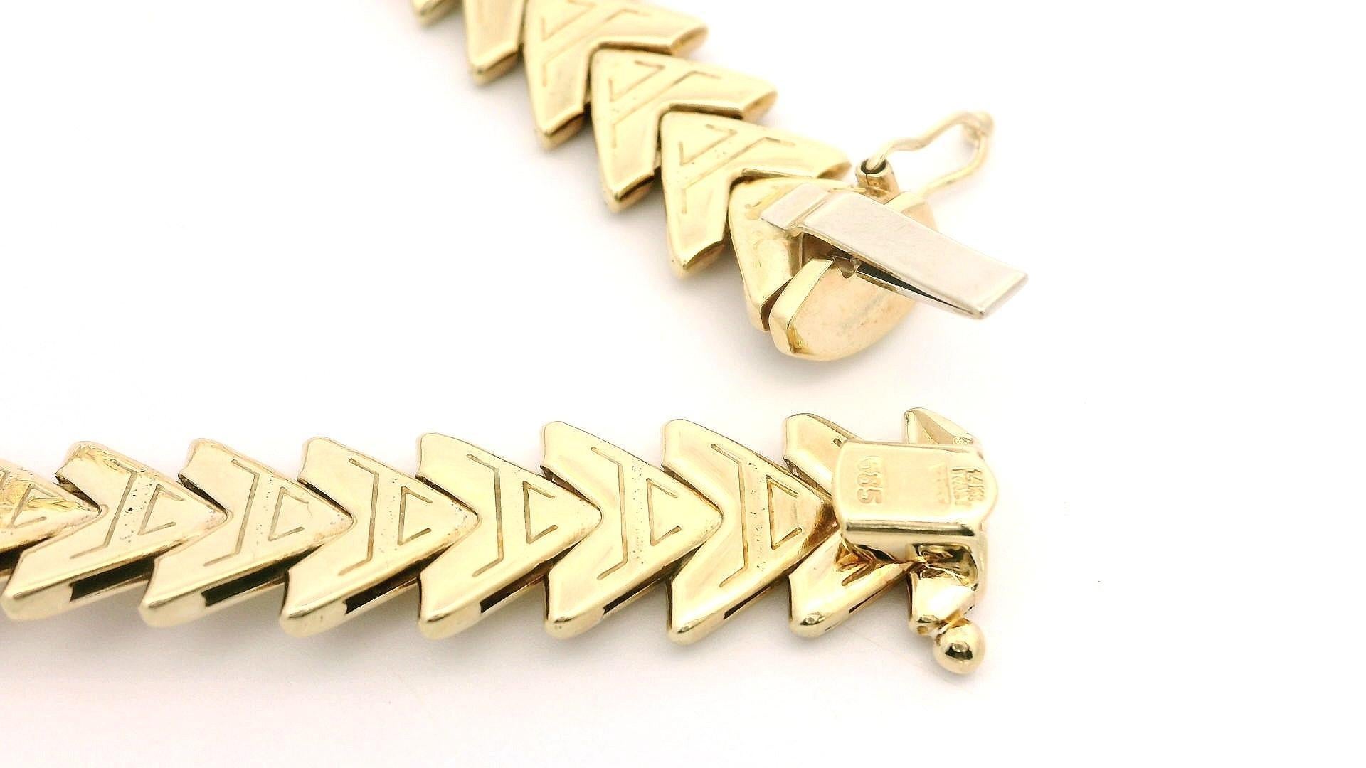Bracelet italien en or jaune 14k Dual Finish Polished & Brushed Chevron V Link Bracelet en vente 2