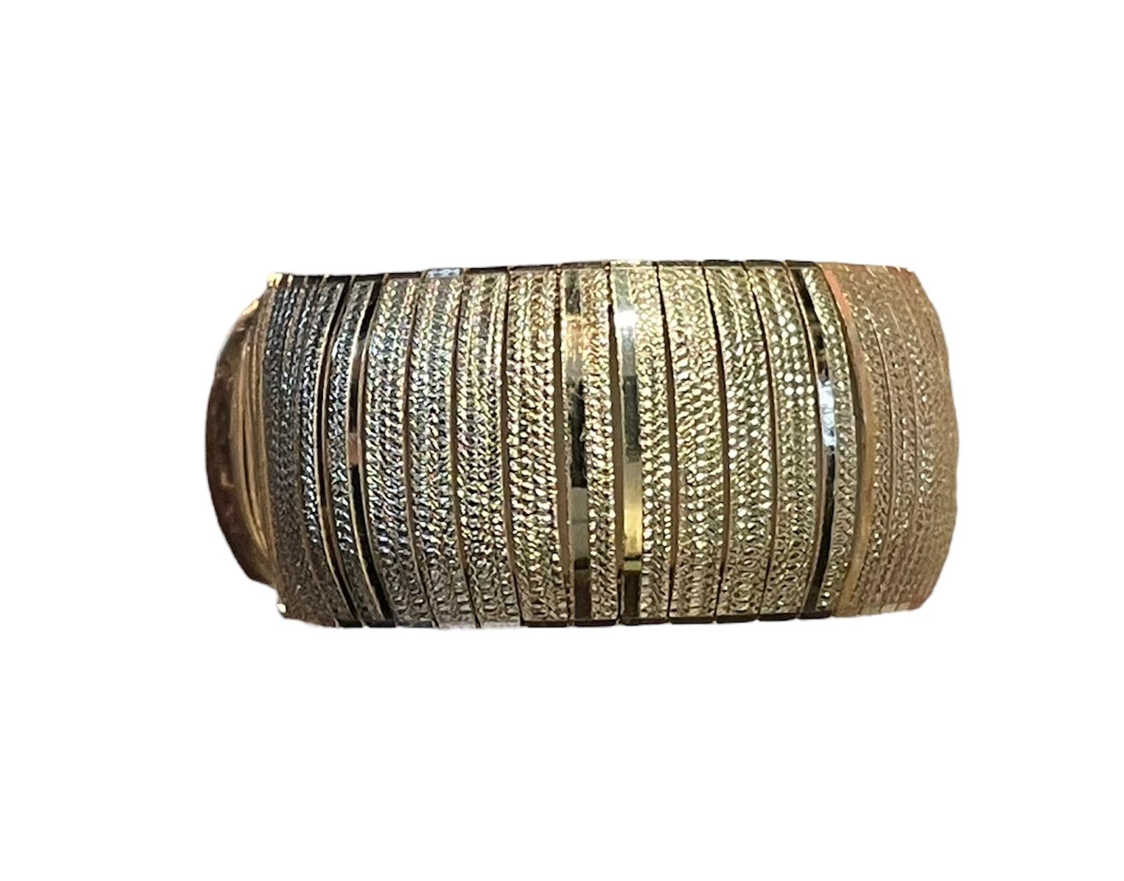 Italian 14k Yellow Gold Flexible Link Bracelet For Sale 3
