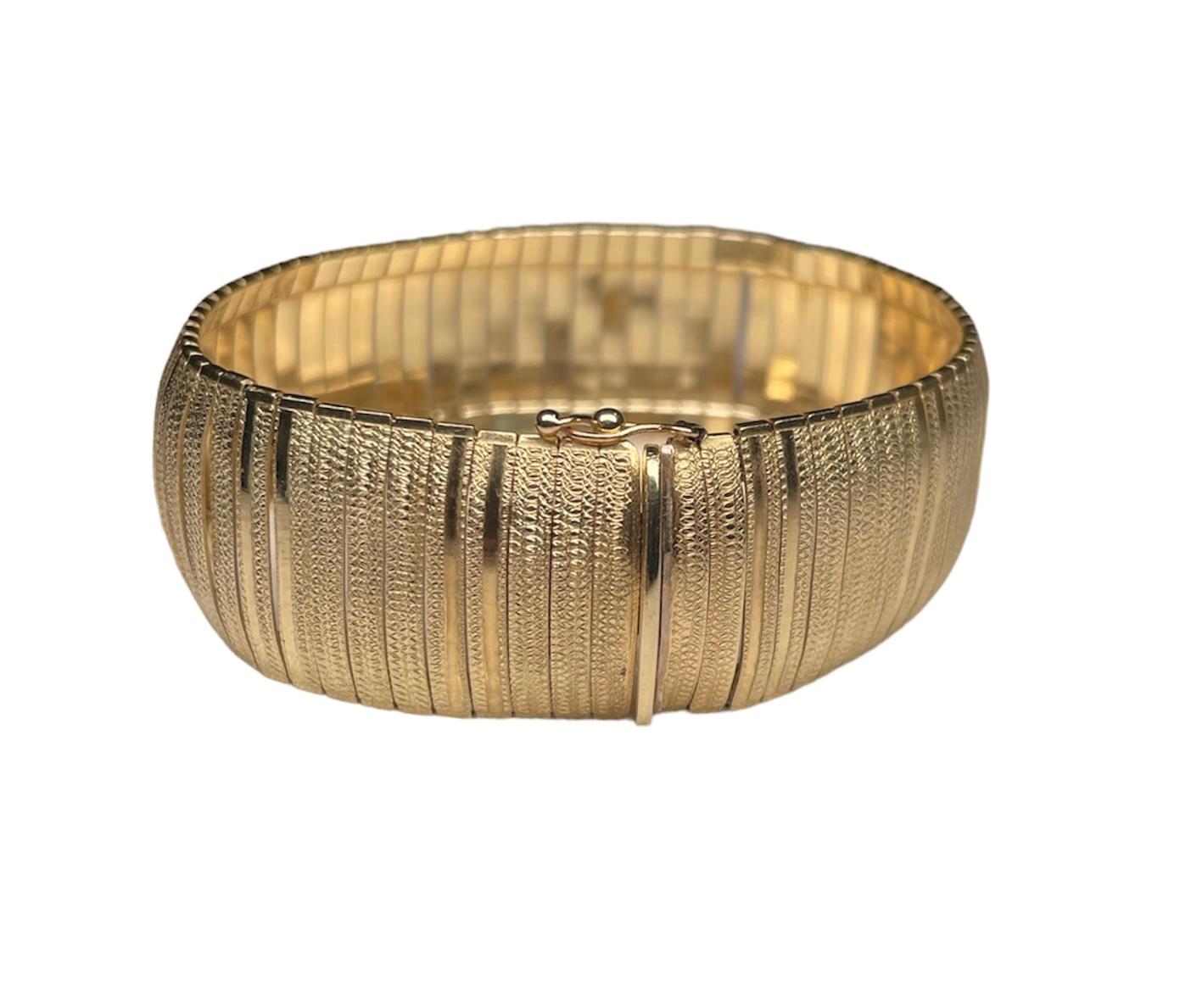 Italian 14k Yellow Gold Flexible Link Bracelet In Good Condition For Sale In Guaynabo, PR