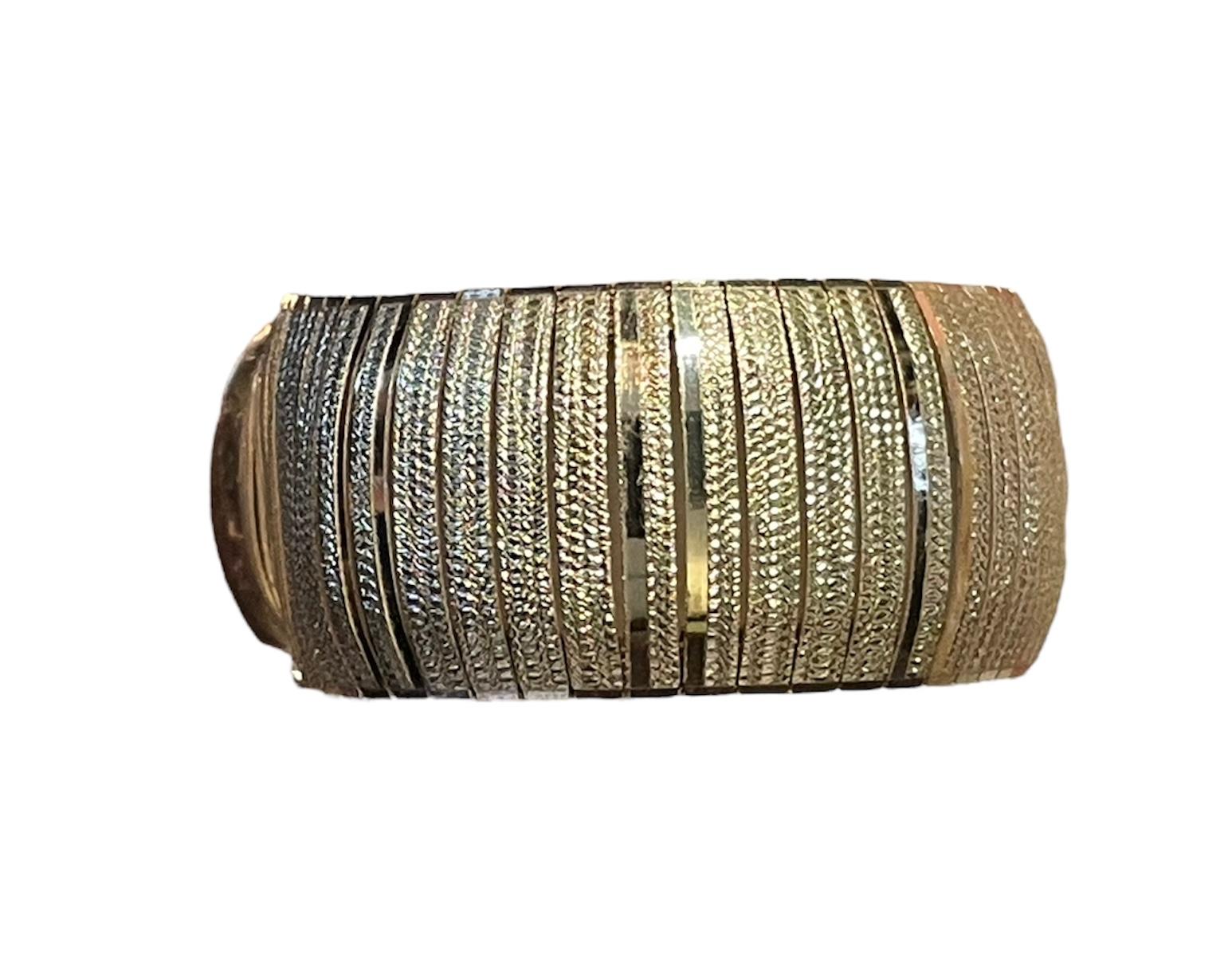 Italian 14k Yellow Gold Flexible Link Bracelet For Sale 1