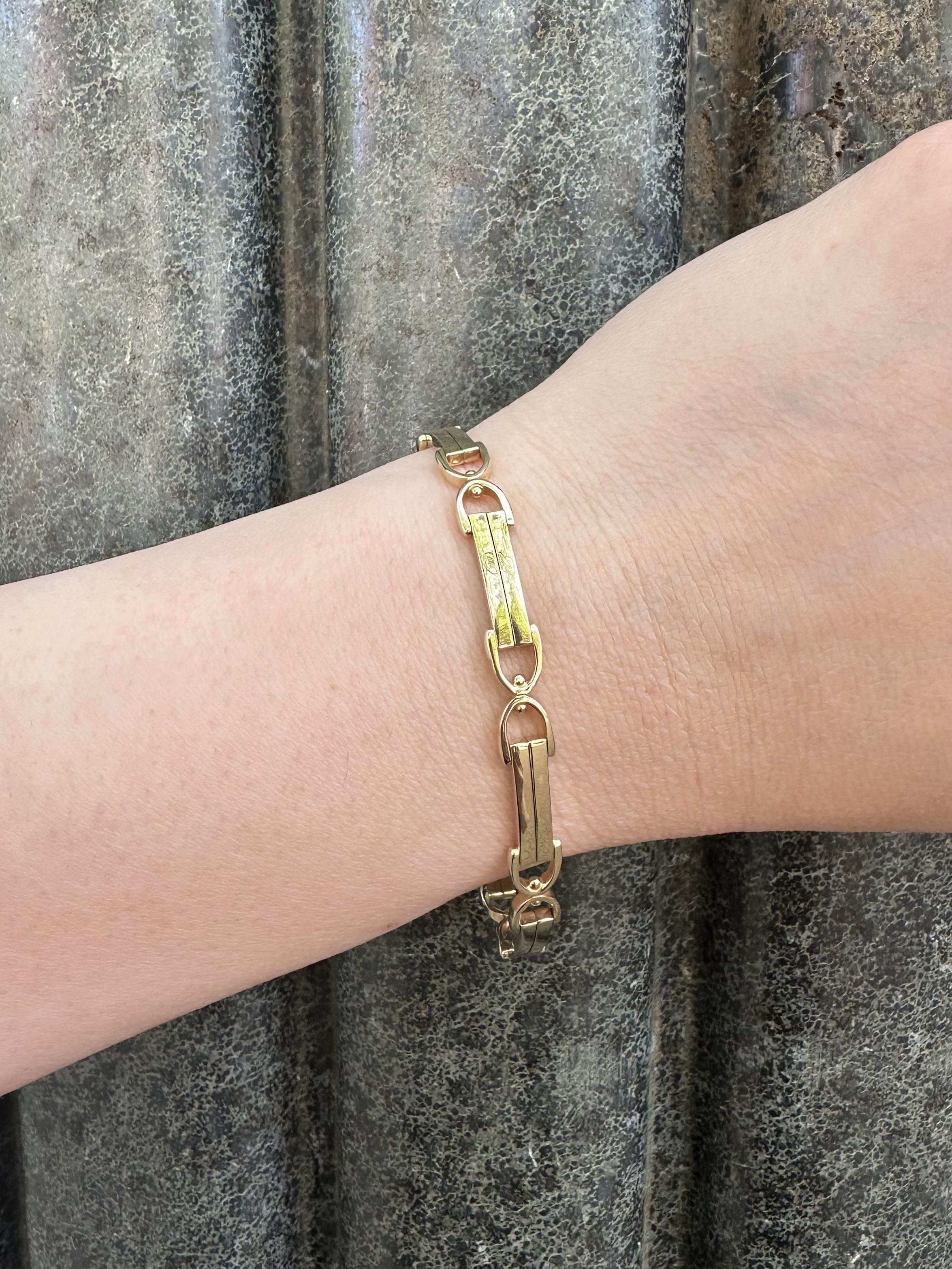 Bracelet italien en or jaune 14 carats à maillons style « étrier de selle » avec profil bas fantaisie Bon état - En vente à Montclair, NJ