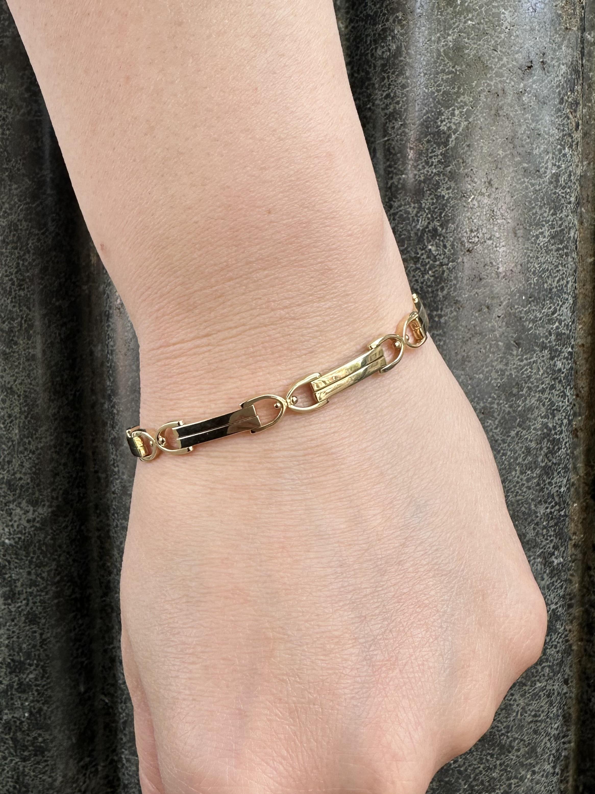Bracelet italien en or jaune 14 carats à maillons style « étrier de selle » avec profil bas fantaisie Pour femmes en vente