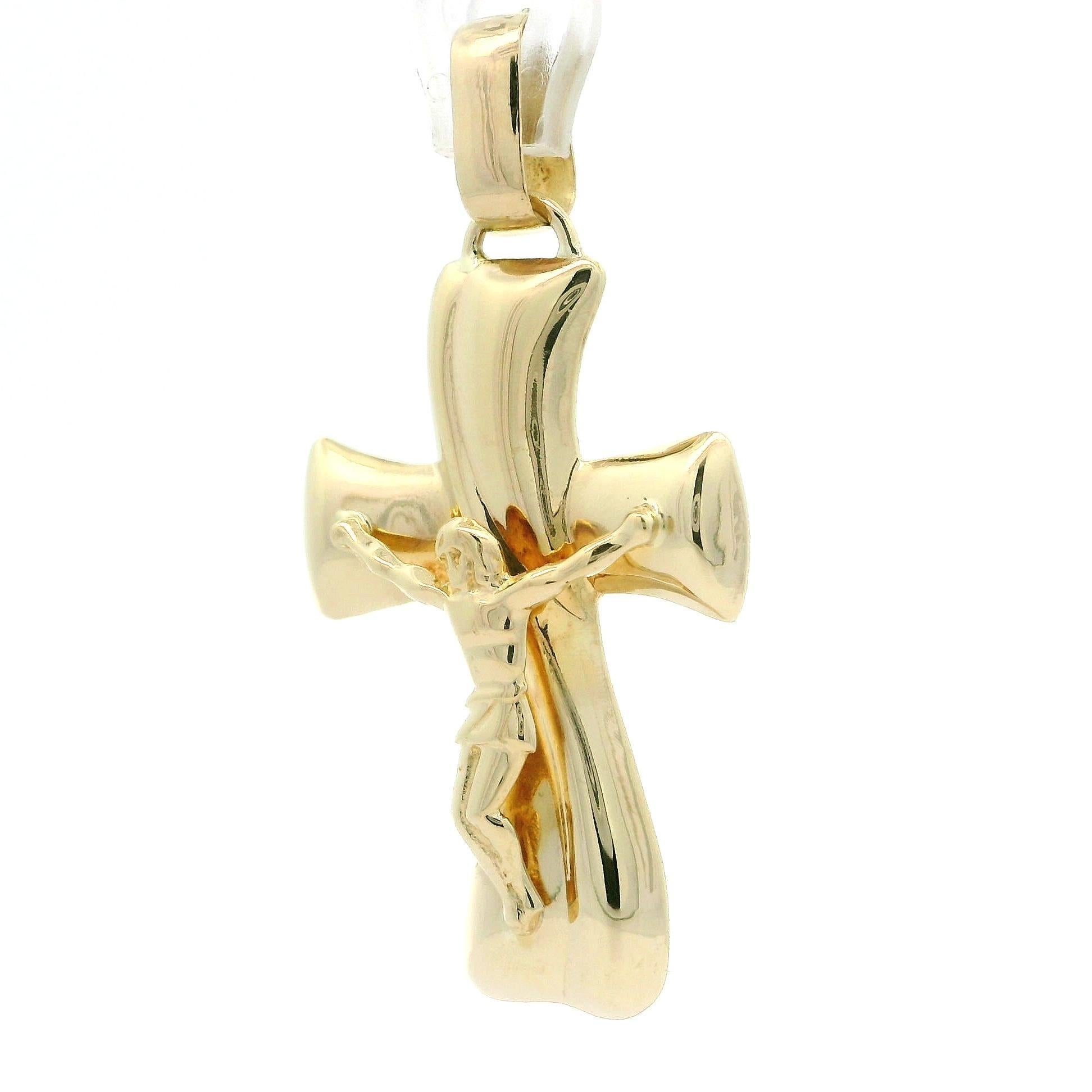 Pendentif Crucifix en or jaune 14k avec breloque en forme de croix soufflée Excellent état - En vente à Montclair, NJ