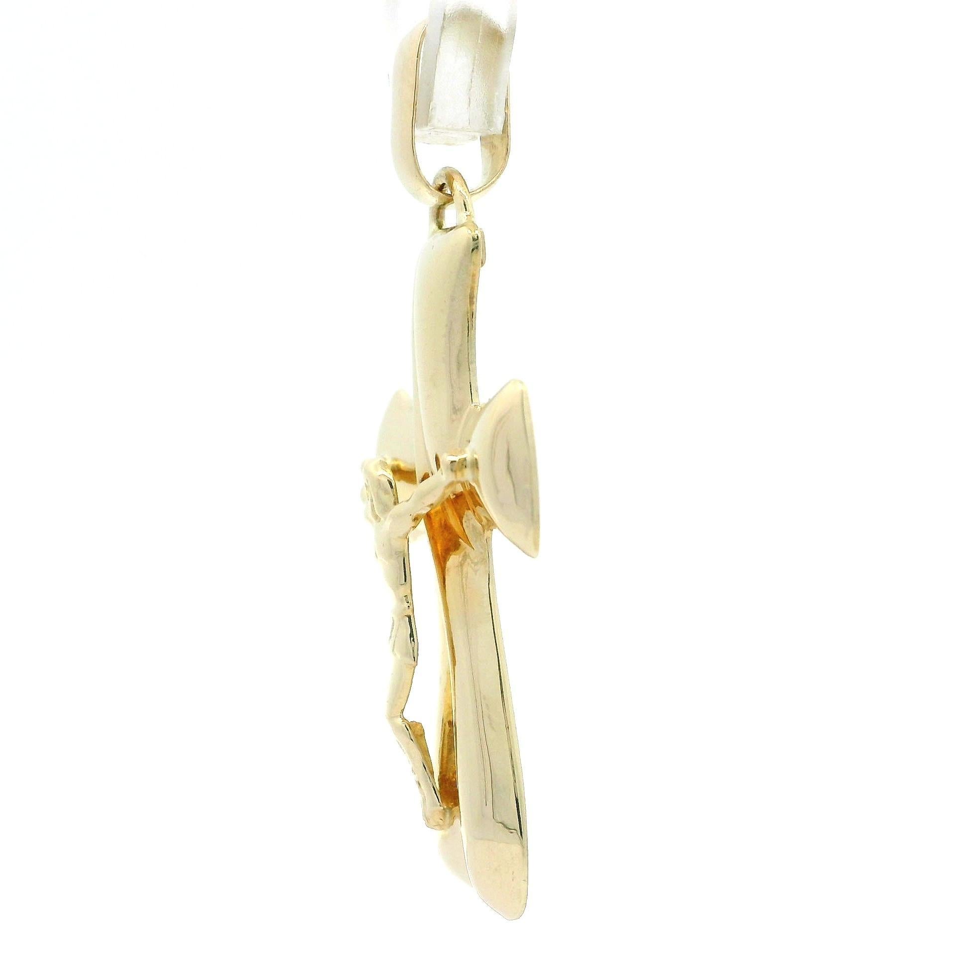 Pendentif Crucifix en or jaune 14k avec breloque en forme de croix soufflée Unisexe en vente