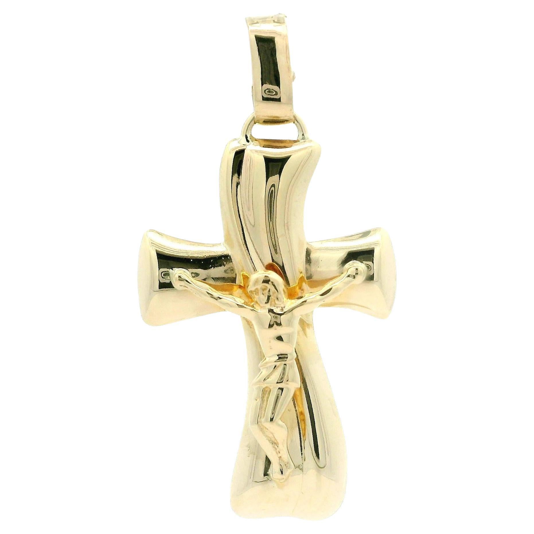 Pendentif Crucifix en or jaune 14k avec breloque en forme de croix soufflée en vente