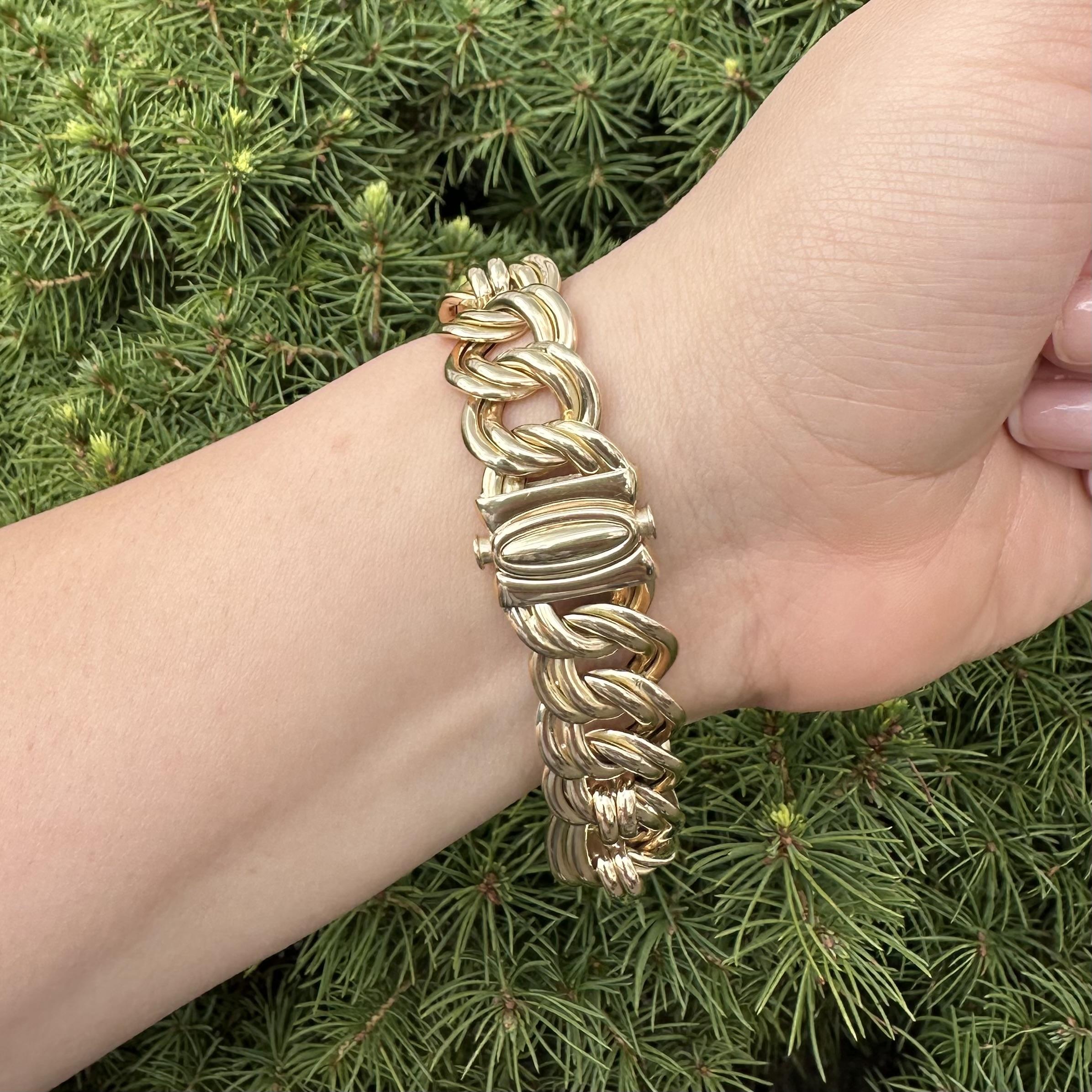 Bracciale italiano in oro giallo 14k con maglie larghe e intrecciate a doppia fantasia A Link Figaro in vendita 6