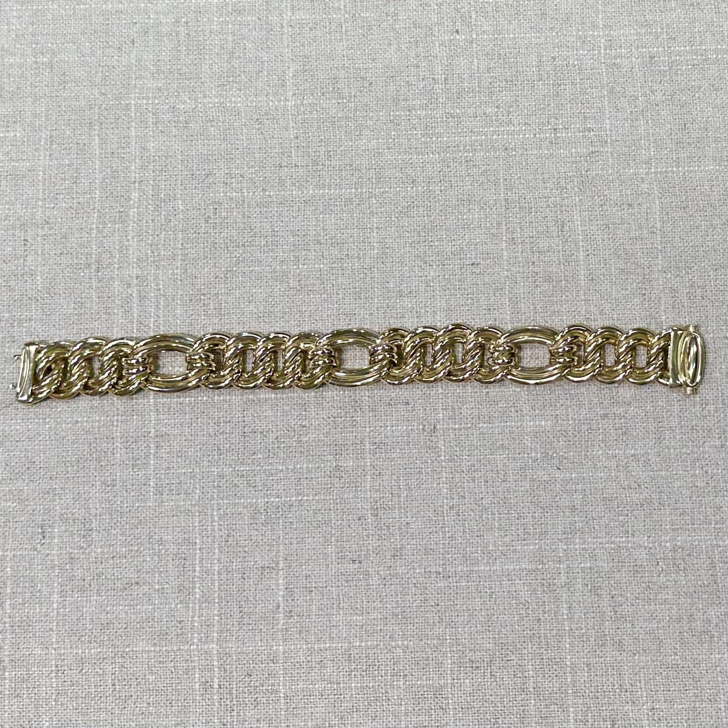 Bracciale italiano in oro giallo 14k con maglie larghe e intrecciate a doppia fantasia A Link Figaro in vendita 7