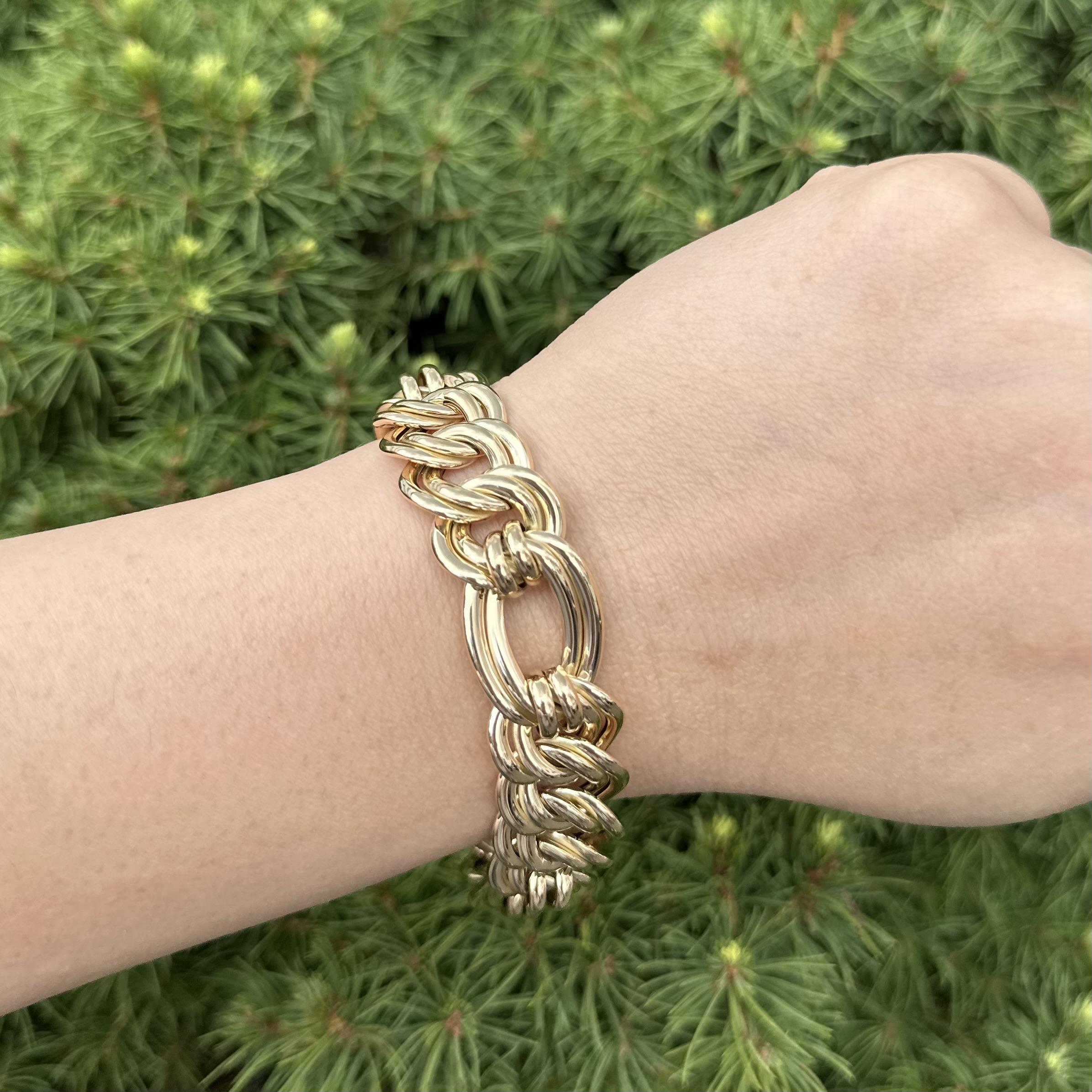Bracciale italiano in oro giallo 14k con maglie larghe e intrecciate a doppia fantasia A Link Figaro in vendita 5