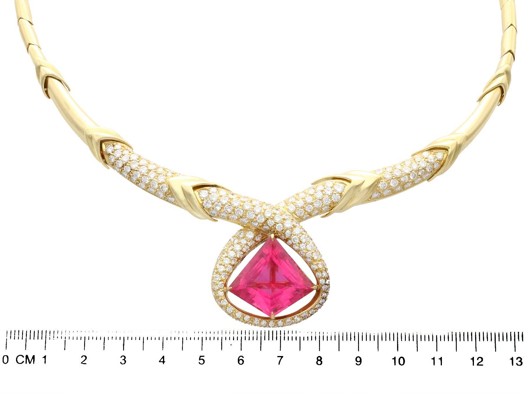 Italian 15.65 Carat Pink Tourmaline and 6.90 Carat Diamond Yellow Gold Necklace For Sale 3