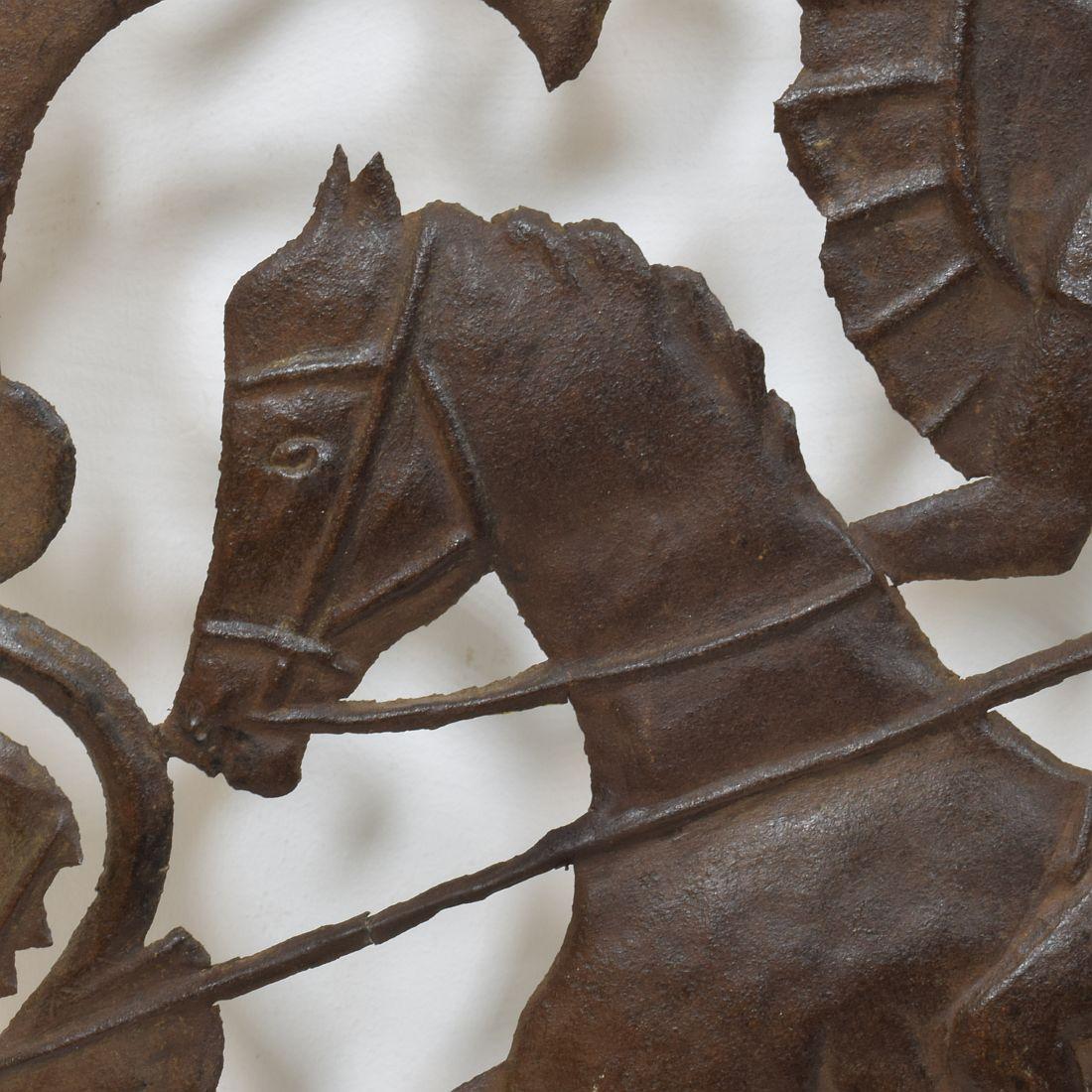 Petite porte en fer italienne représentant Saint George, 16e-17e siècle en vente 7