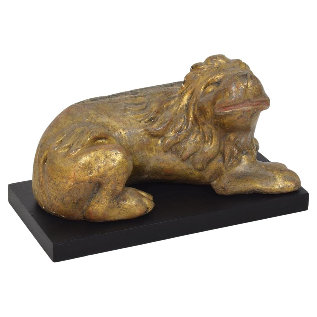 Italian 16th century Hand Carved Wooden Lion For Sale