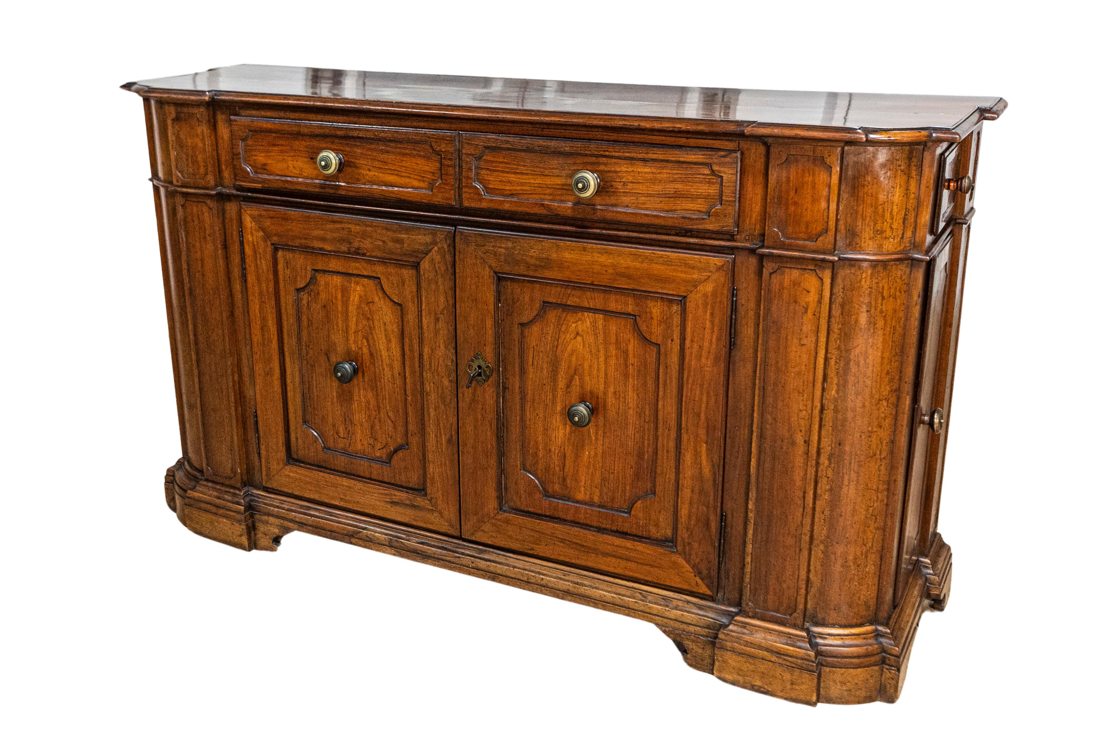 Baroque Italian 1700s Walnut Credenza with Four Drawers, Four Doors and Pilasters For Sale