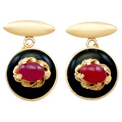 Boutons de manchette italiens en or jaune et onyx avec rubis de 1,75 carat