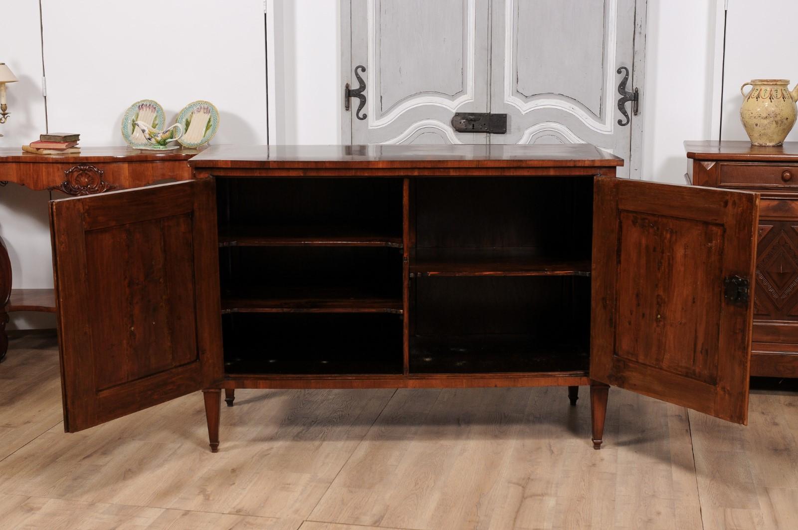 18th Century Italian 1780s Walnut and Mahogany Buffet with Cross Banding and Tapered Legs For Sale