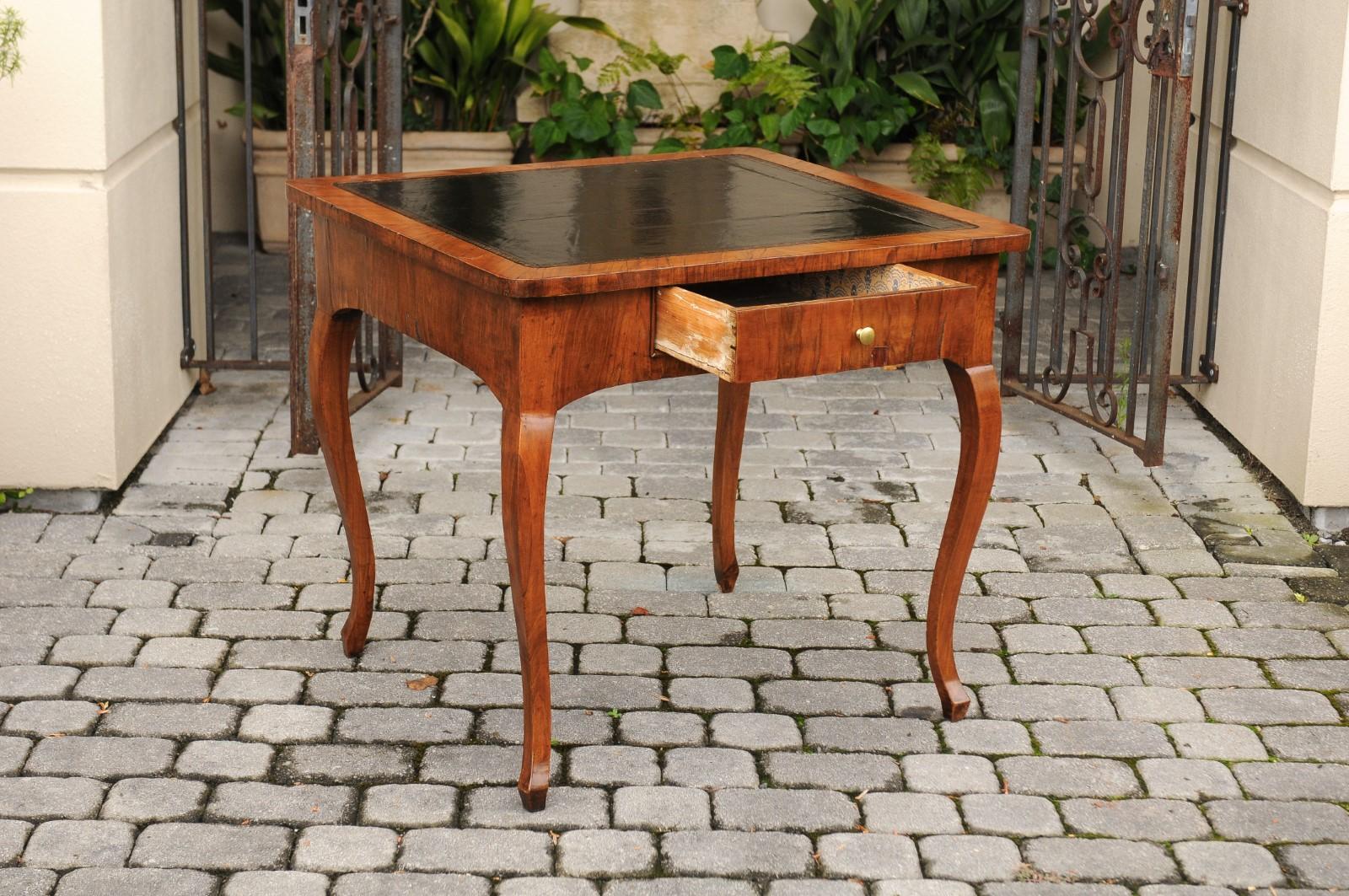 Italian 1780s Walnut Veneered Game Table with Black Leather Top and Drawer For Sale 2